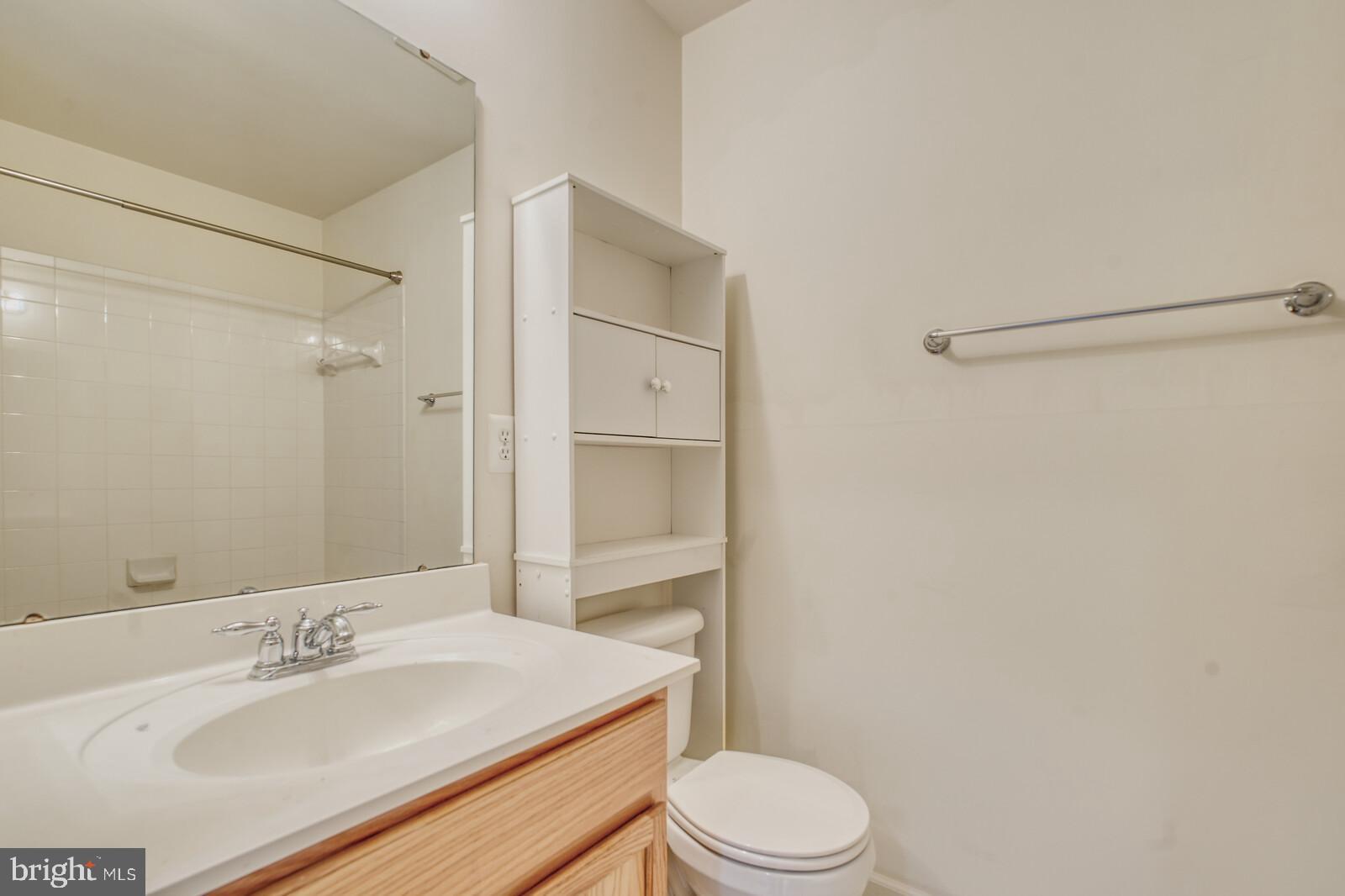 LITTLE RIVER COMMONS - Residential Lease