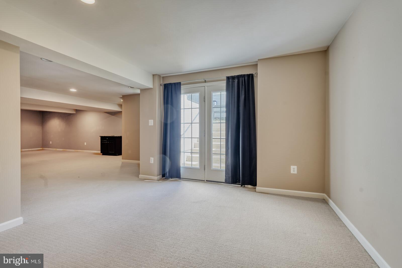 LITTLE RIVER COMMONS - Residential Lease