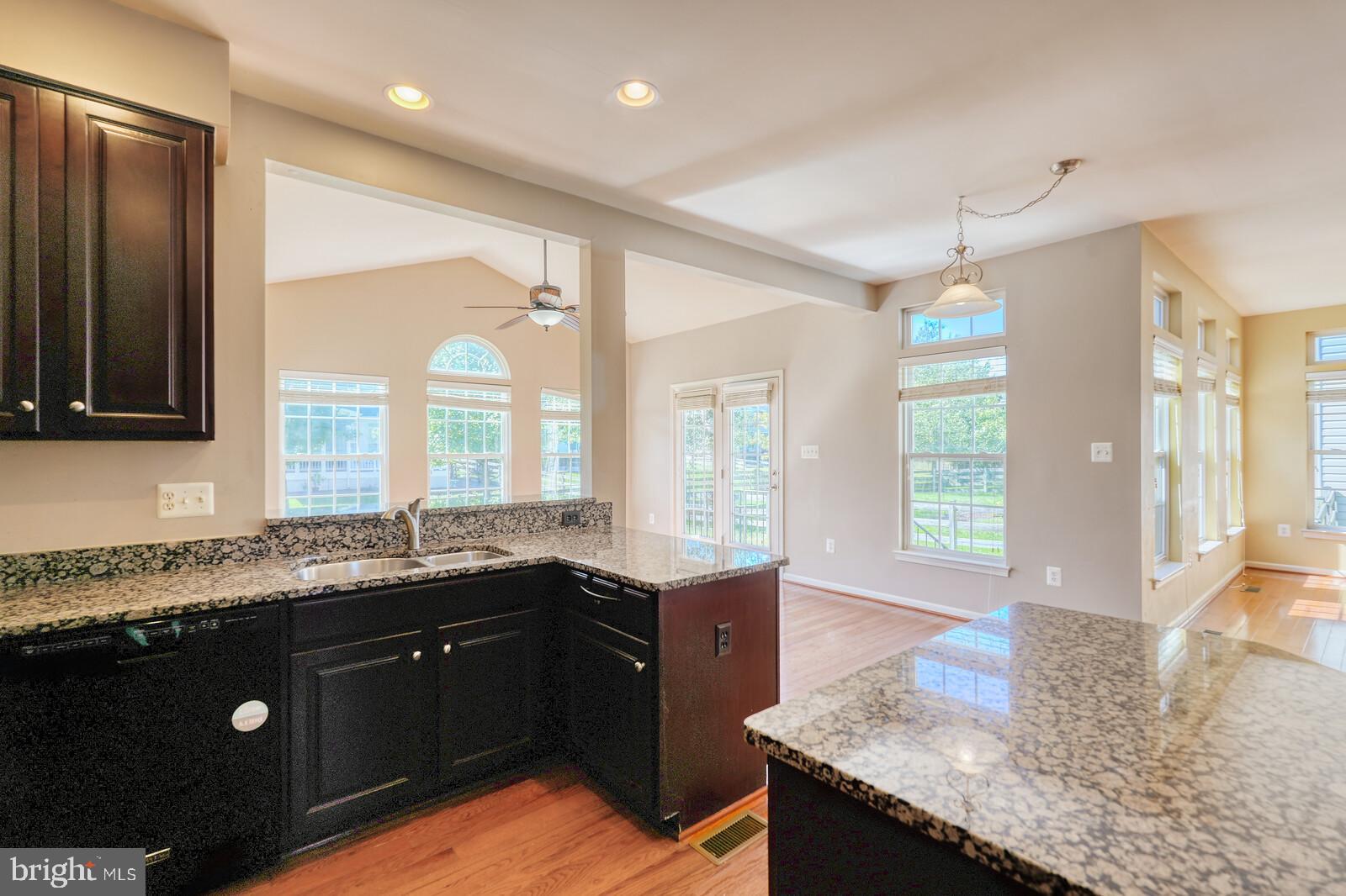 LITTLE RIVER COMMONS - Residential Lease