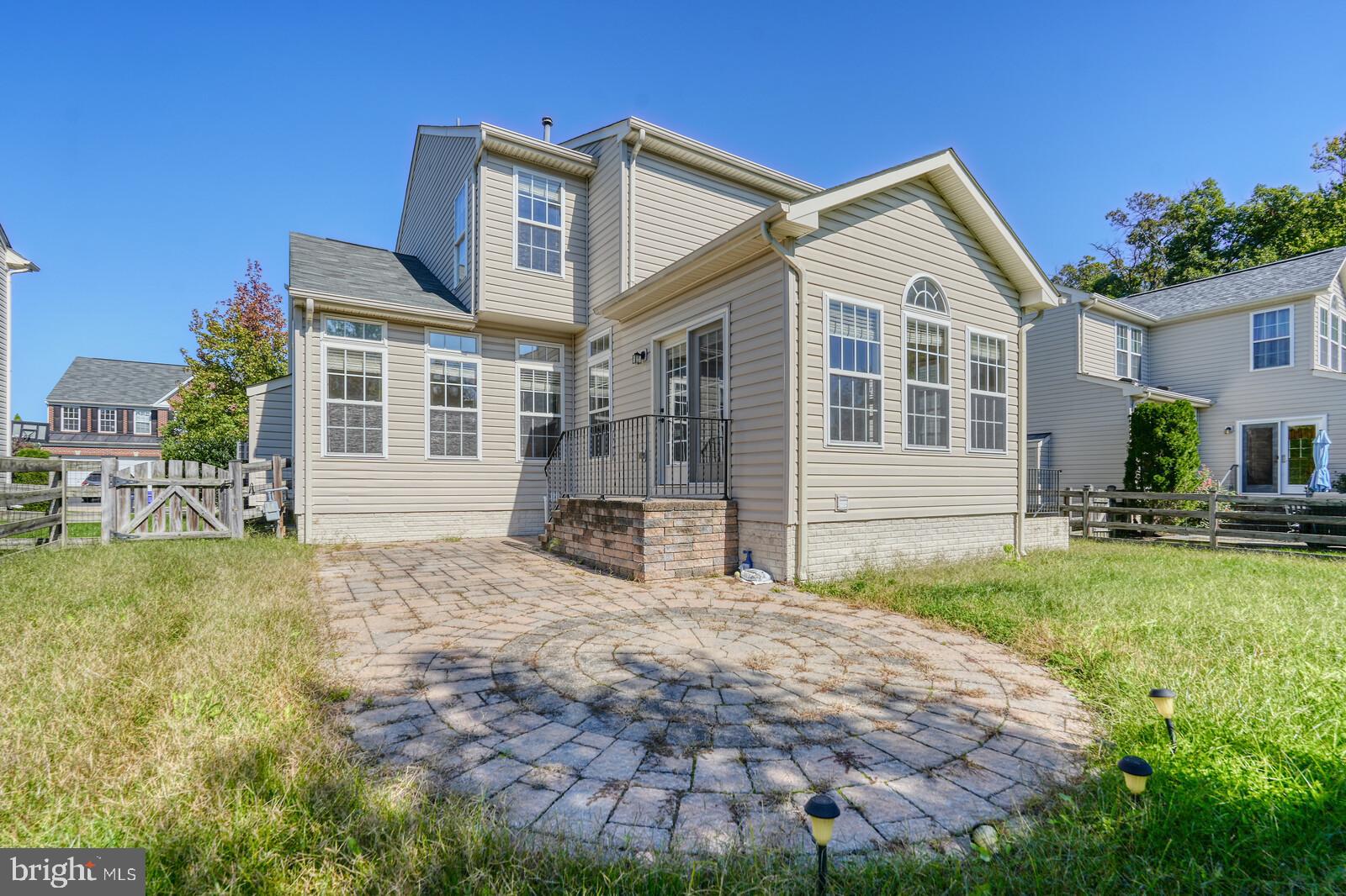 LITTLE RIVER COMMONS - Residential Lease