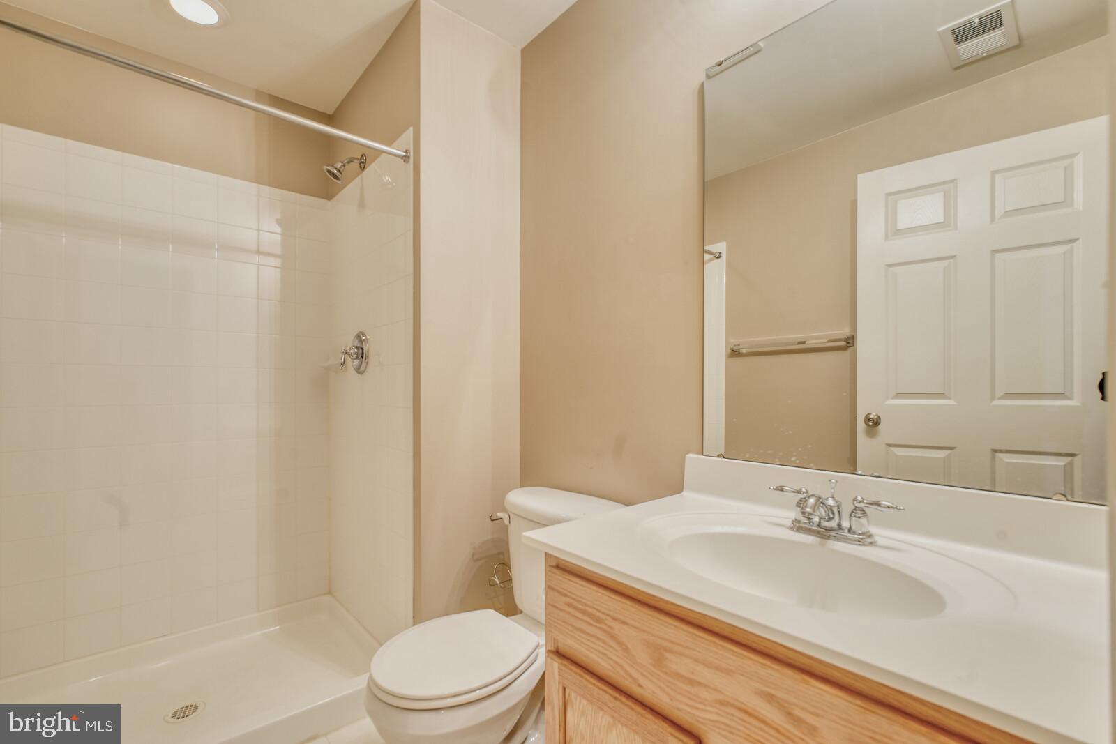 LITTLE RIVER COMMONS - Residential Lease