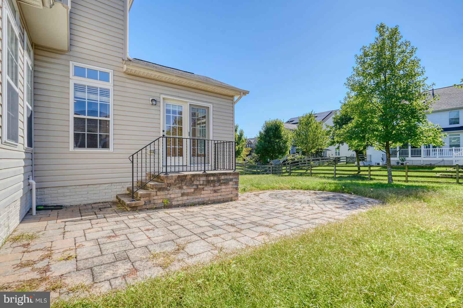 LITTLE RIVER COMMONS - Residential Lease