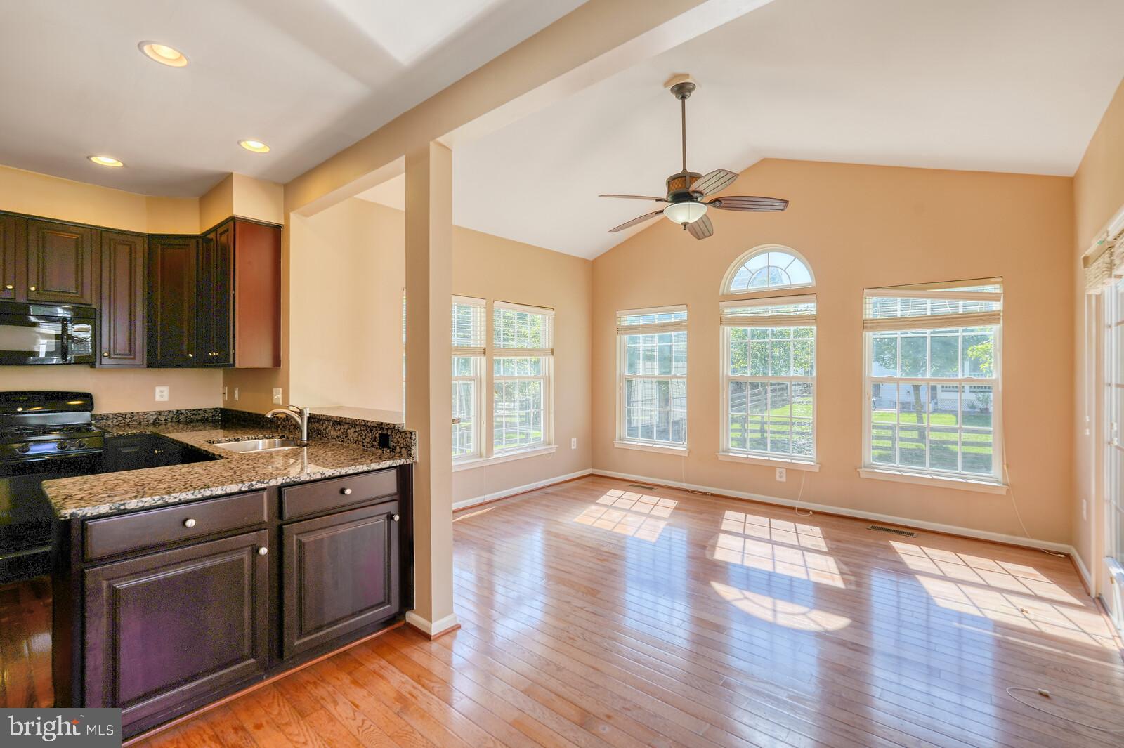 LITTLE RIVER COMMONS - Residential Lease