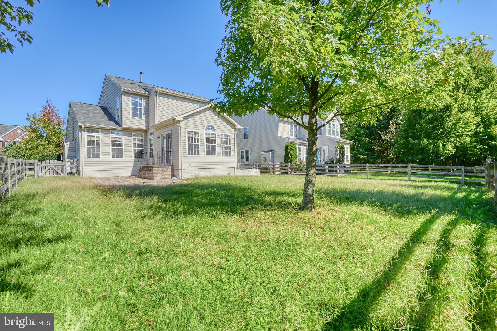 LITTLE RIVER COMMONS - Residential Lease