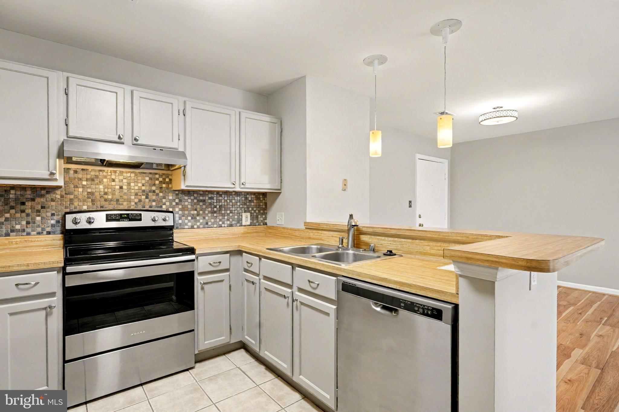 STAFFORD MEADOWS - Residential Lease