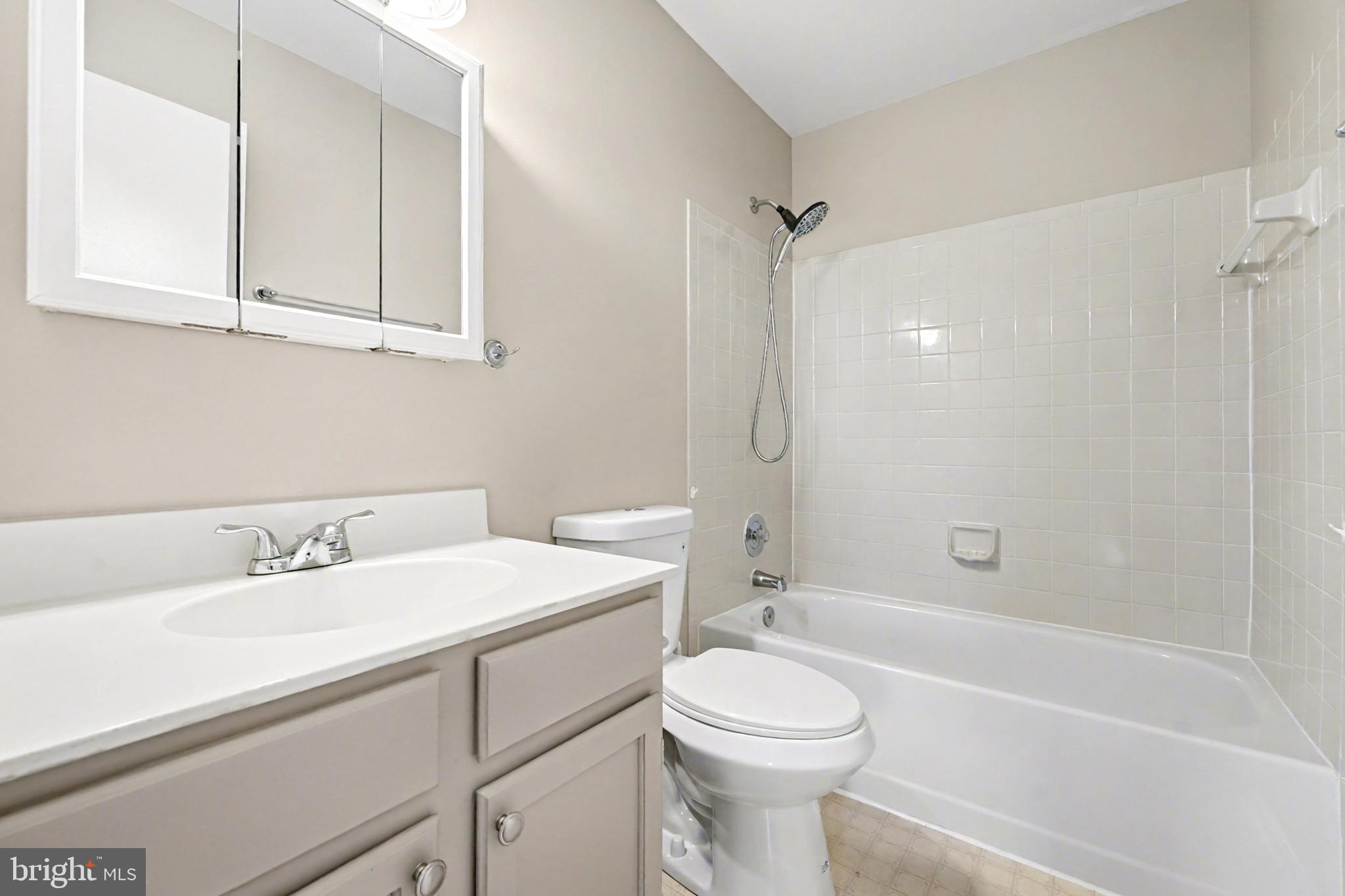 STAFFORD MEADOWS - Residential Lease