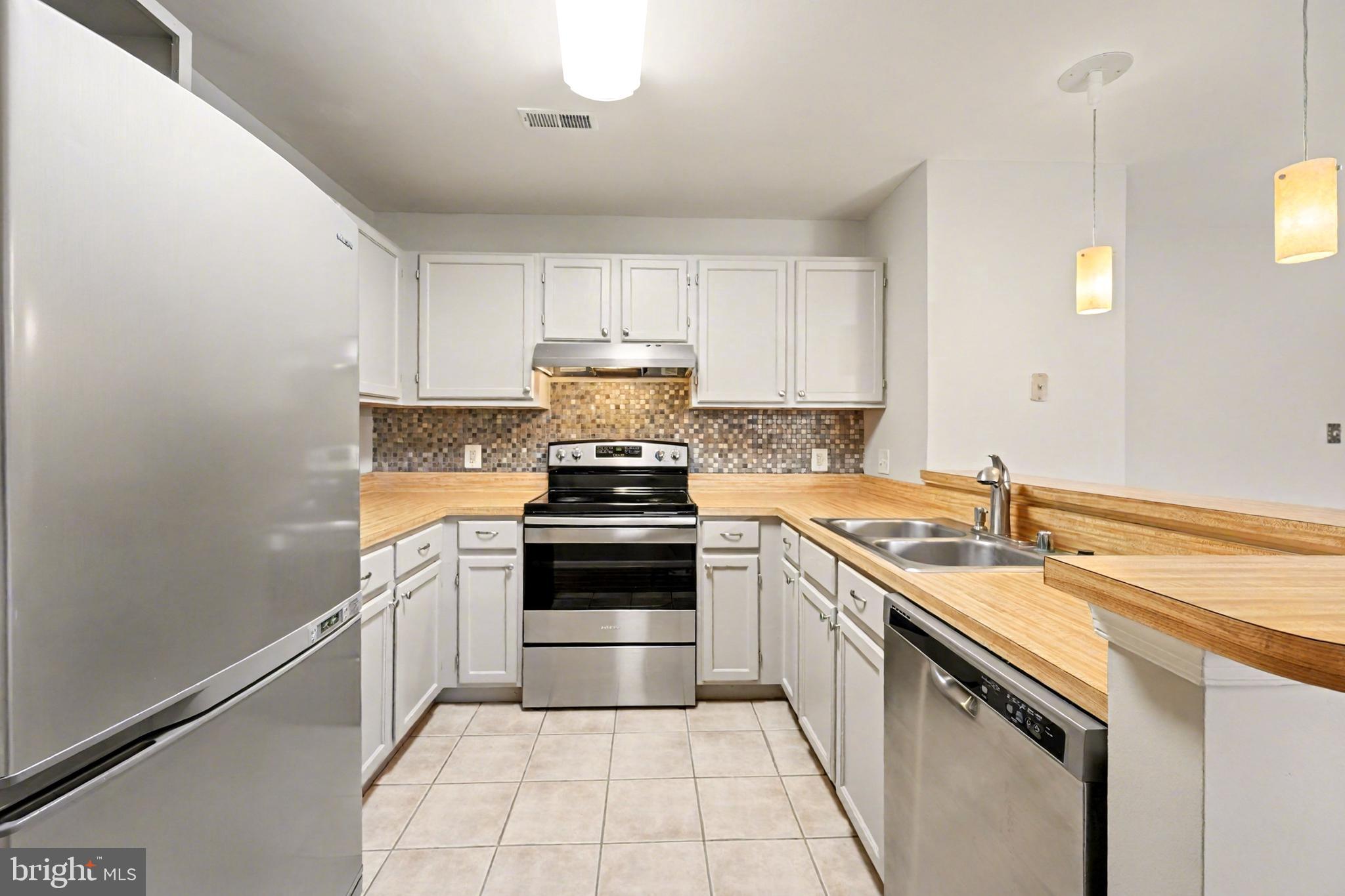 STAFFORD MEADOWS - Residential Lease