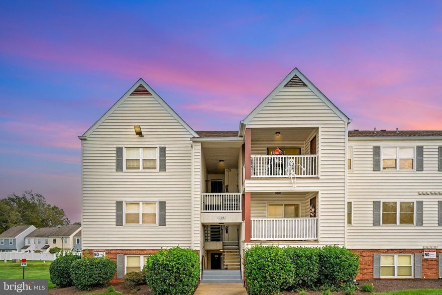 Top-Floor Condo in Stafford Meadows 
Discover the perfect blend of comfort and convenience in this beautifully updated 2-bedroom, 2-bath condo. Located on the top floor with serene views of the community common area, this home features a spacious layout and thoughtful updates throughout. *NO CARPET* The open-concept kitchen flows into the living area, creating the ideal space for both everyday living and entertaining. The primary suite boasts a large walk-in closet, large jetted soaking tub, and extra linen/storage shelving. A second bedroom offers easy access to the hall bath, making it perfect for guests or a home office.
Rent includes water, trash removal, and snow removal for worry-free living. The unit also comes with two assigned parking spaces. Enjoy an easy commute to Quantico and quick access to I-95. Plus, you’ll be just minutes from grocery stores, a wide variety of shopping, and a diverse array of restaurants.
Move-in ready and designed for modern living, this condo is the perfect place to call home for years to come!