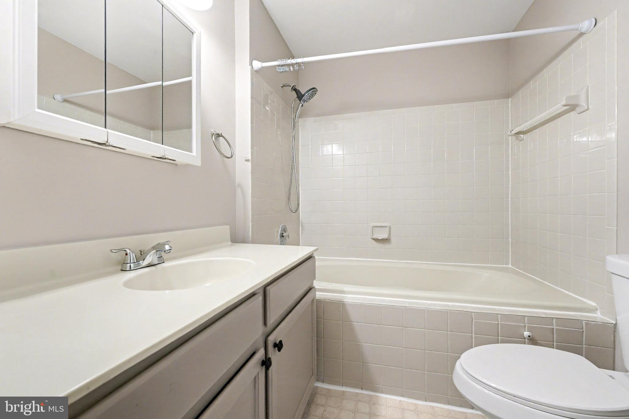 STAFFORD MEADOWS - Residential Lease