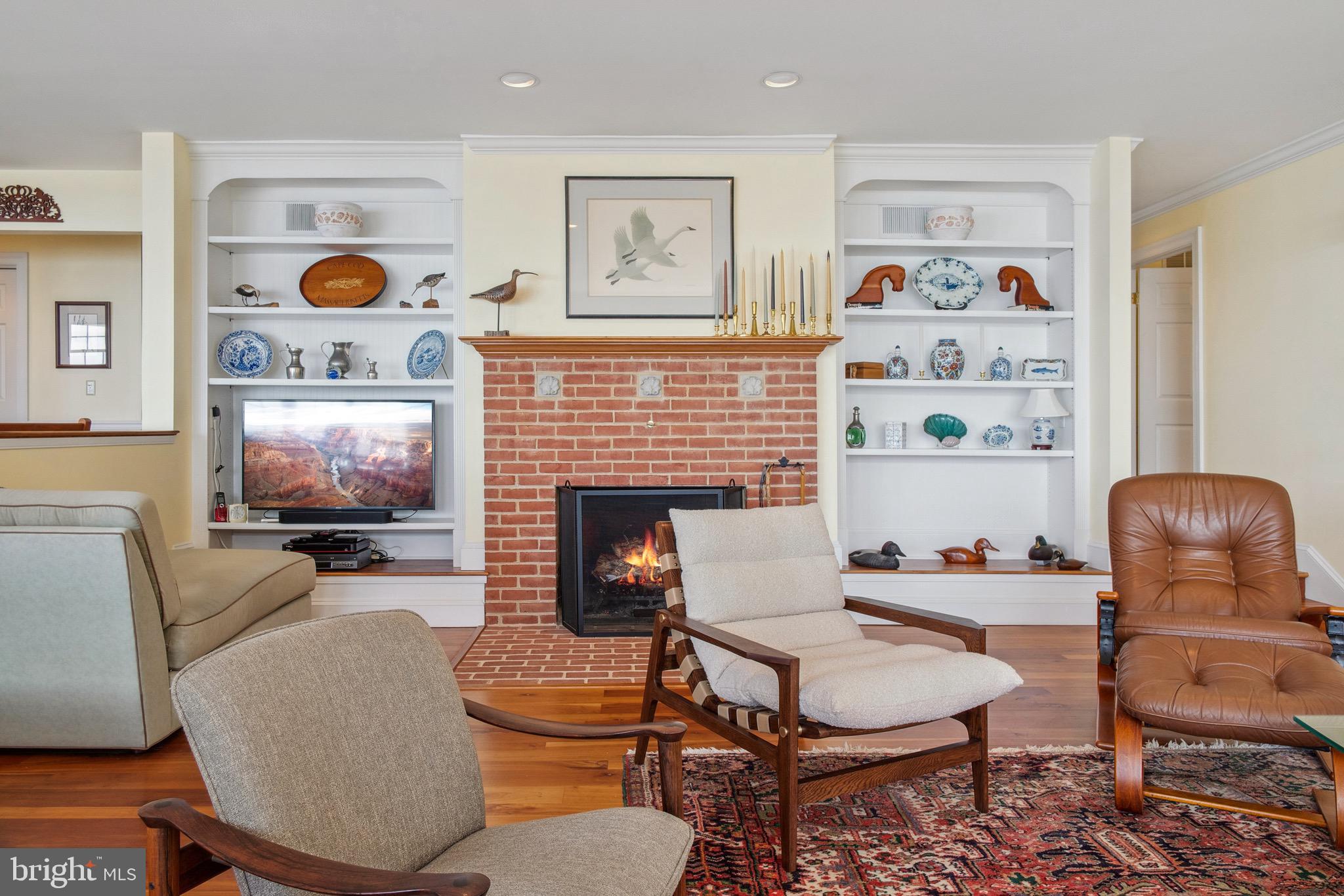 HUNTINGFIELD ESTATES - Residential