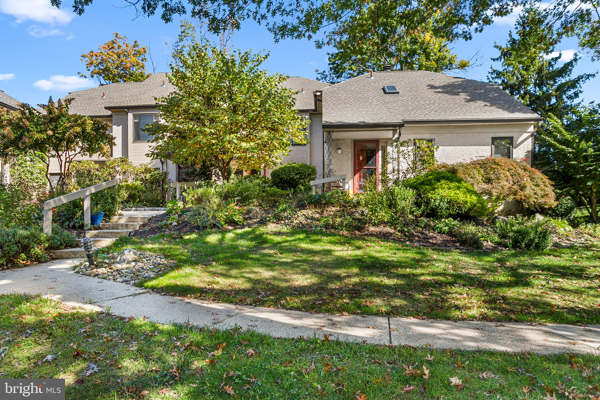 17 OAKMONT PLACE