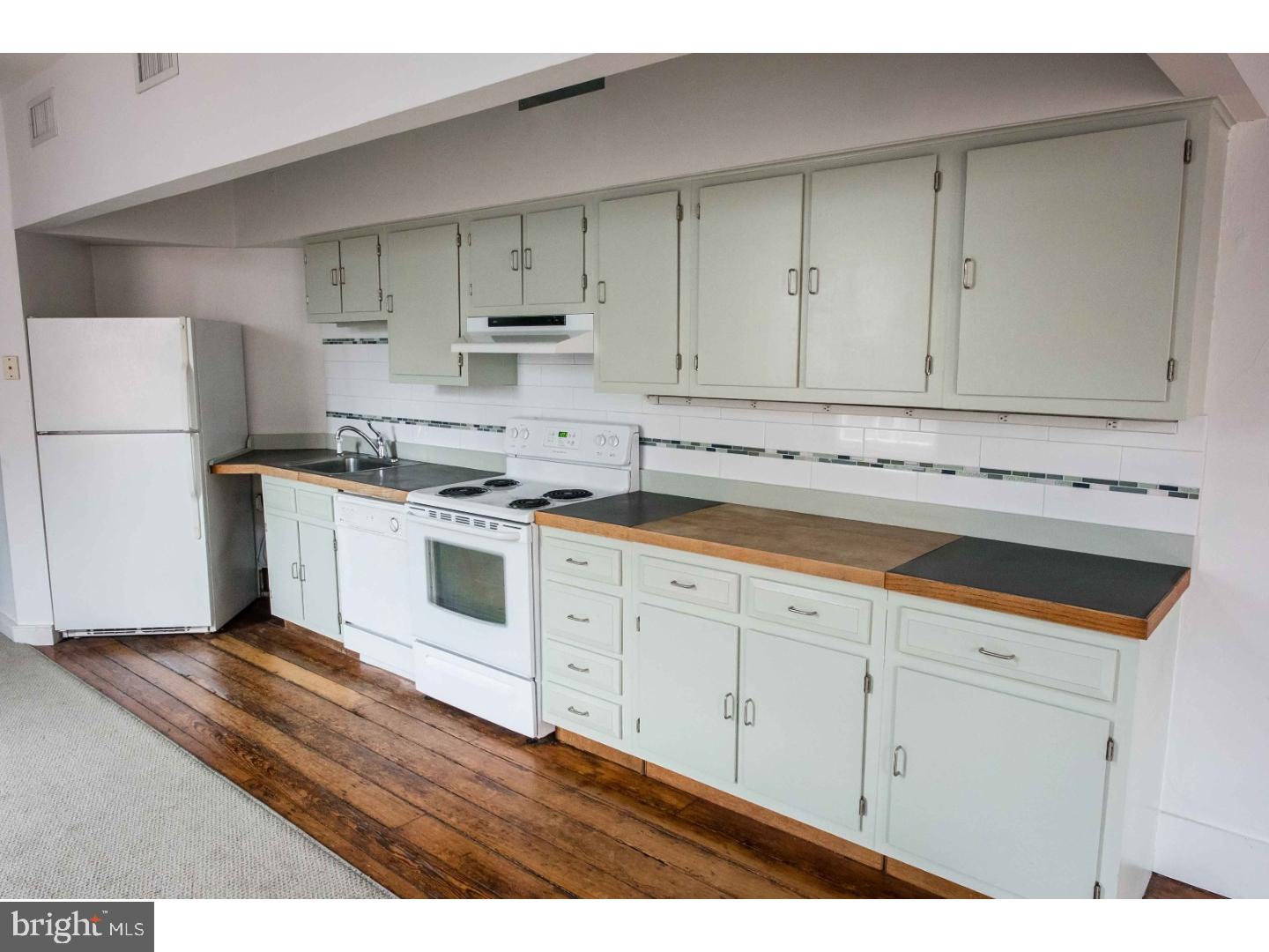 OLD CITY - Residential Income