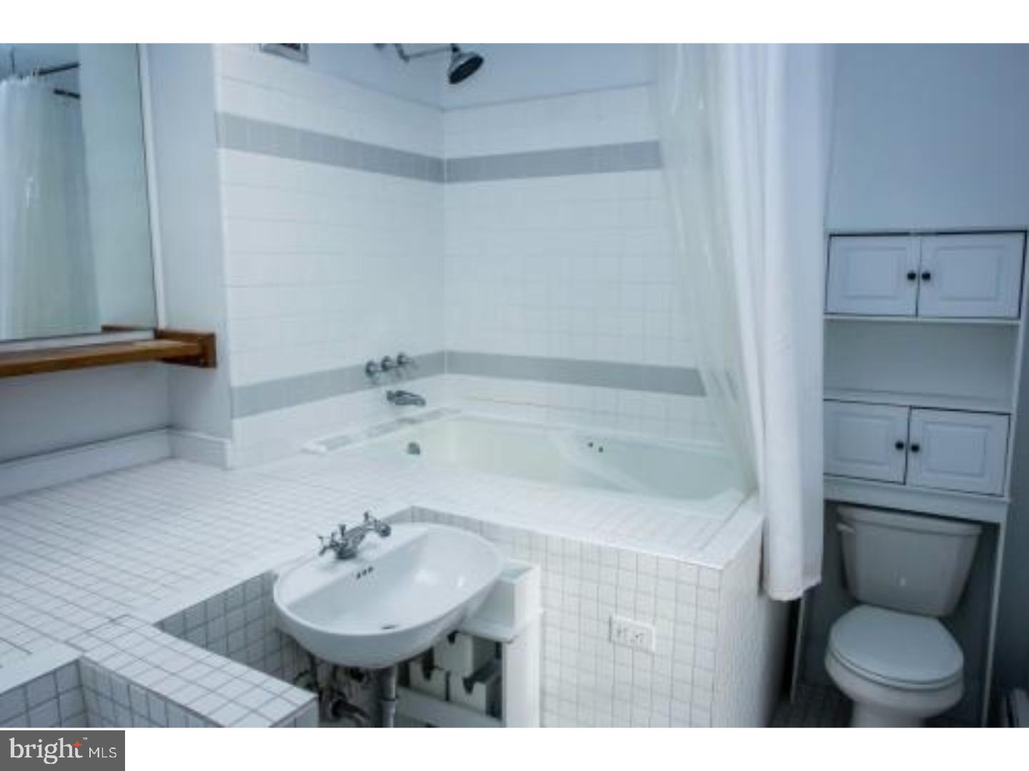 OLD CITY - Residential Income