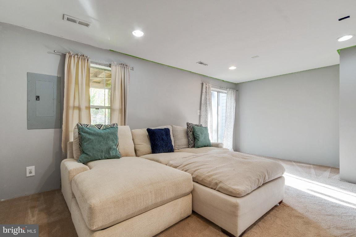 HIGHPOINTE - Residential Lease