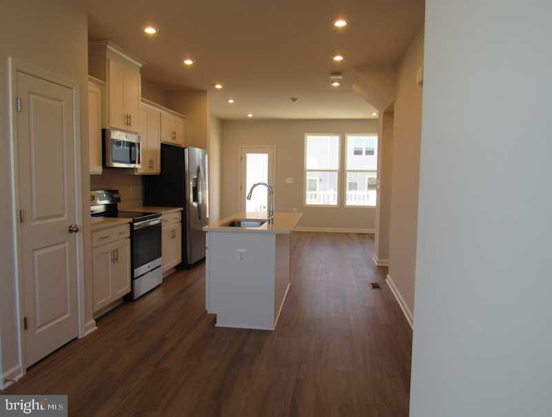 PRESIDENTS POINTE - Residential Lease