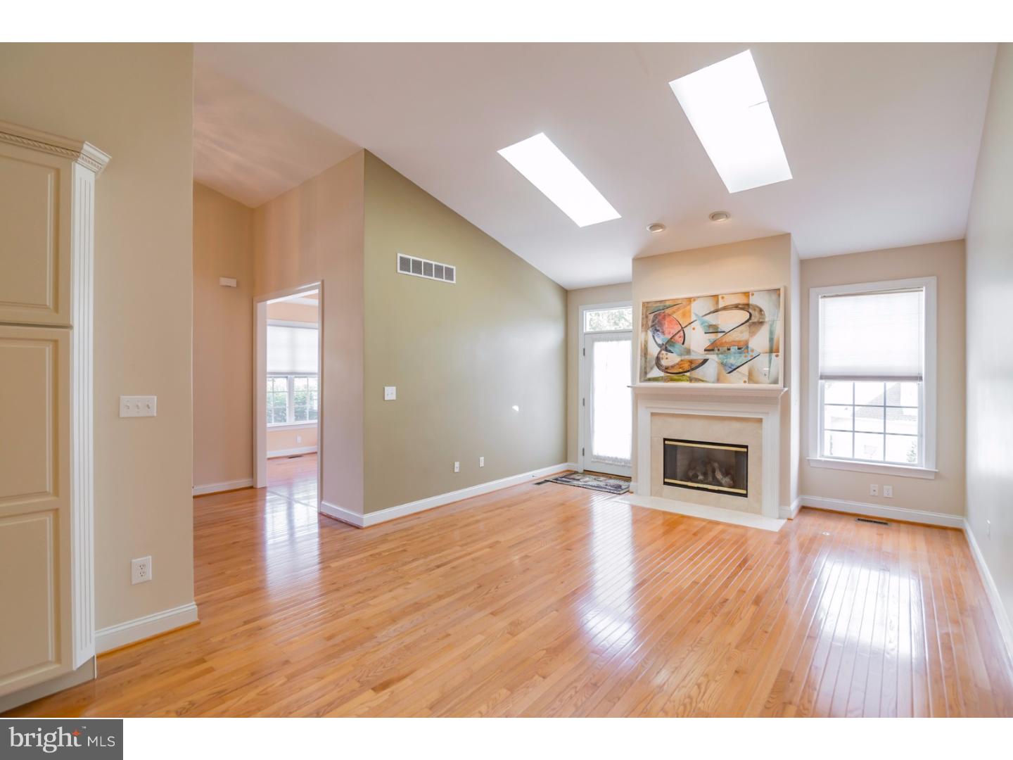 CHERRY CREEK - Residential