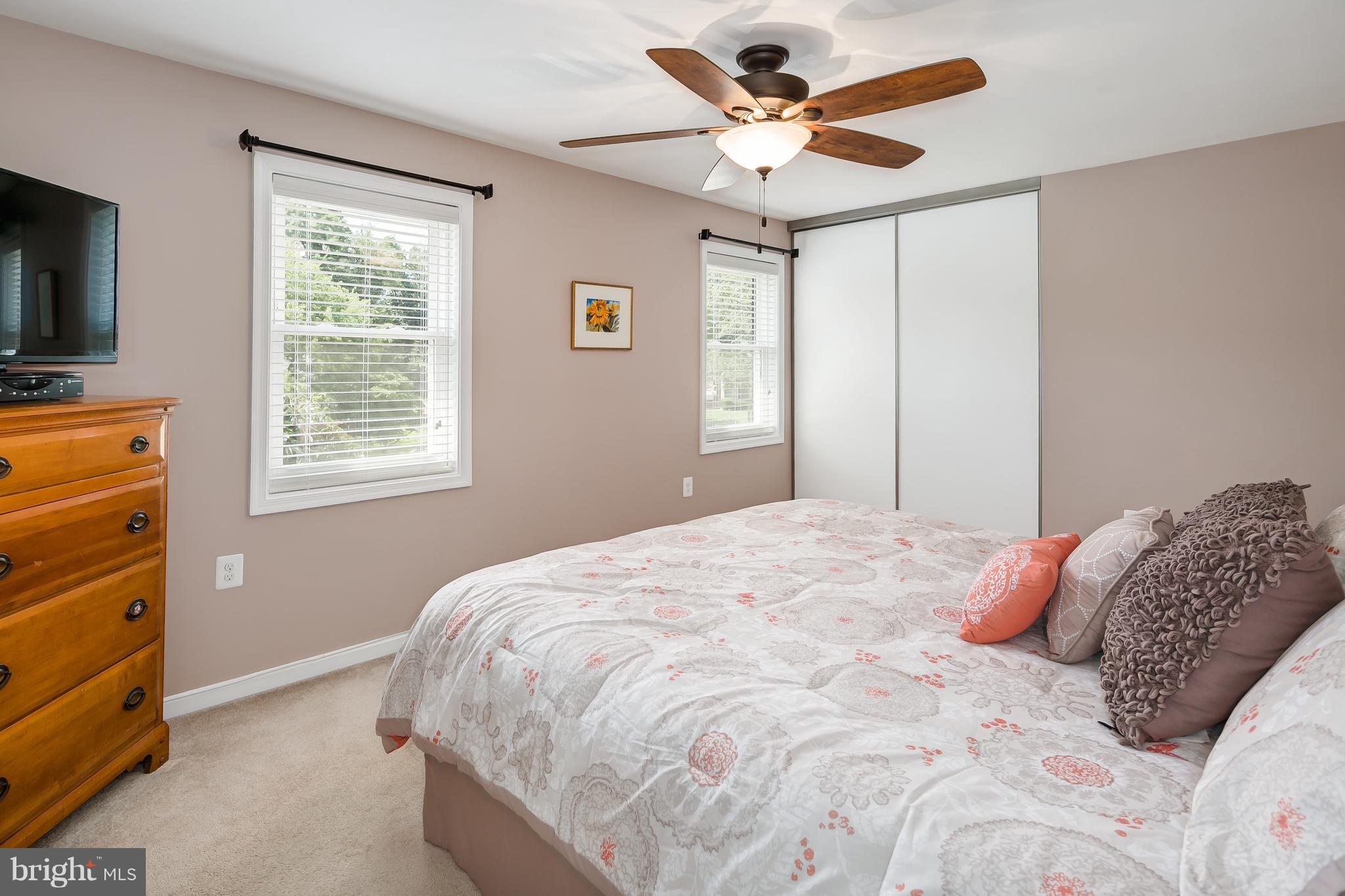 LAKEPOINTE - Residential