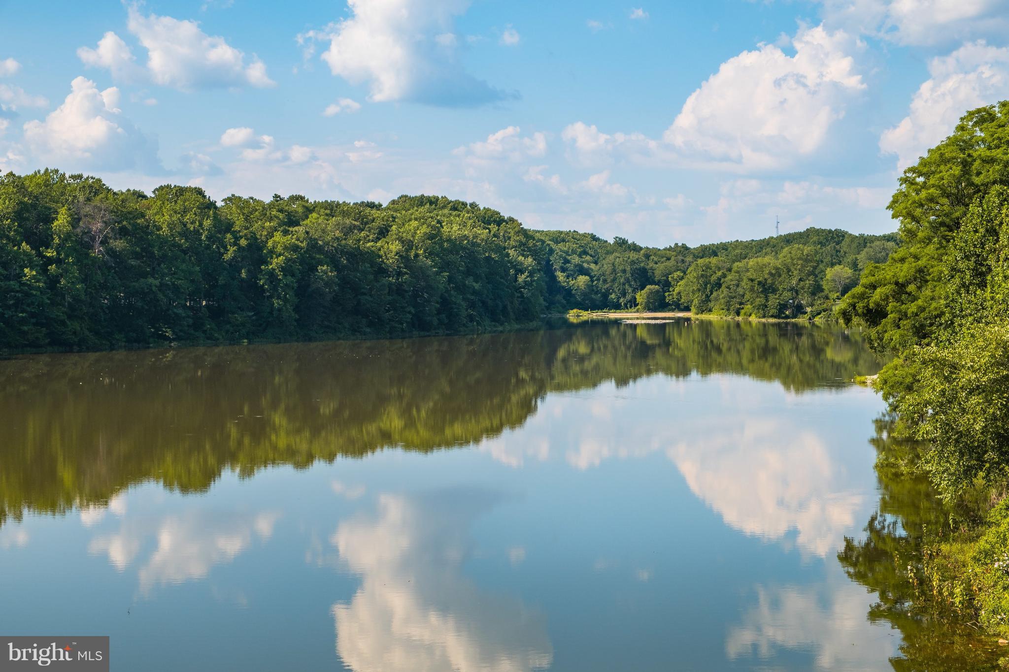 LAKEPOINTE - Residential