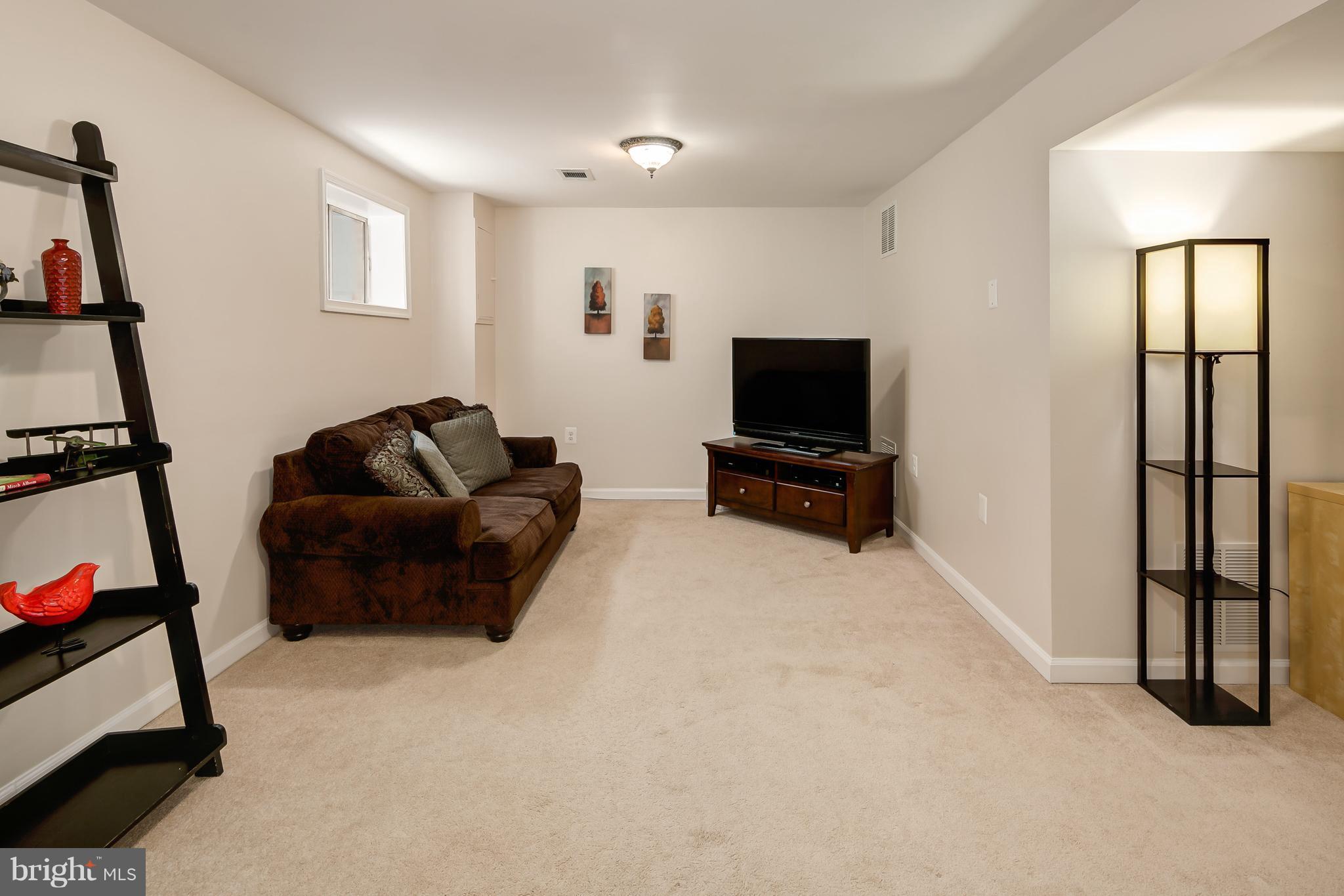 LAKEPOINTE - Residential