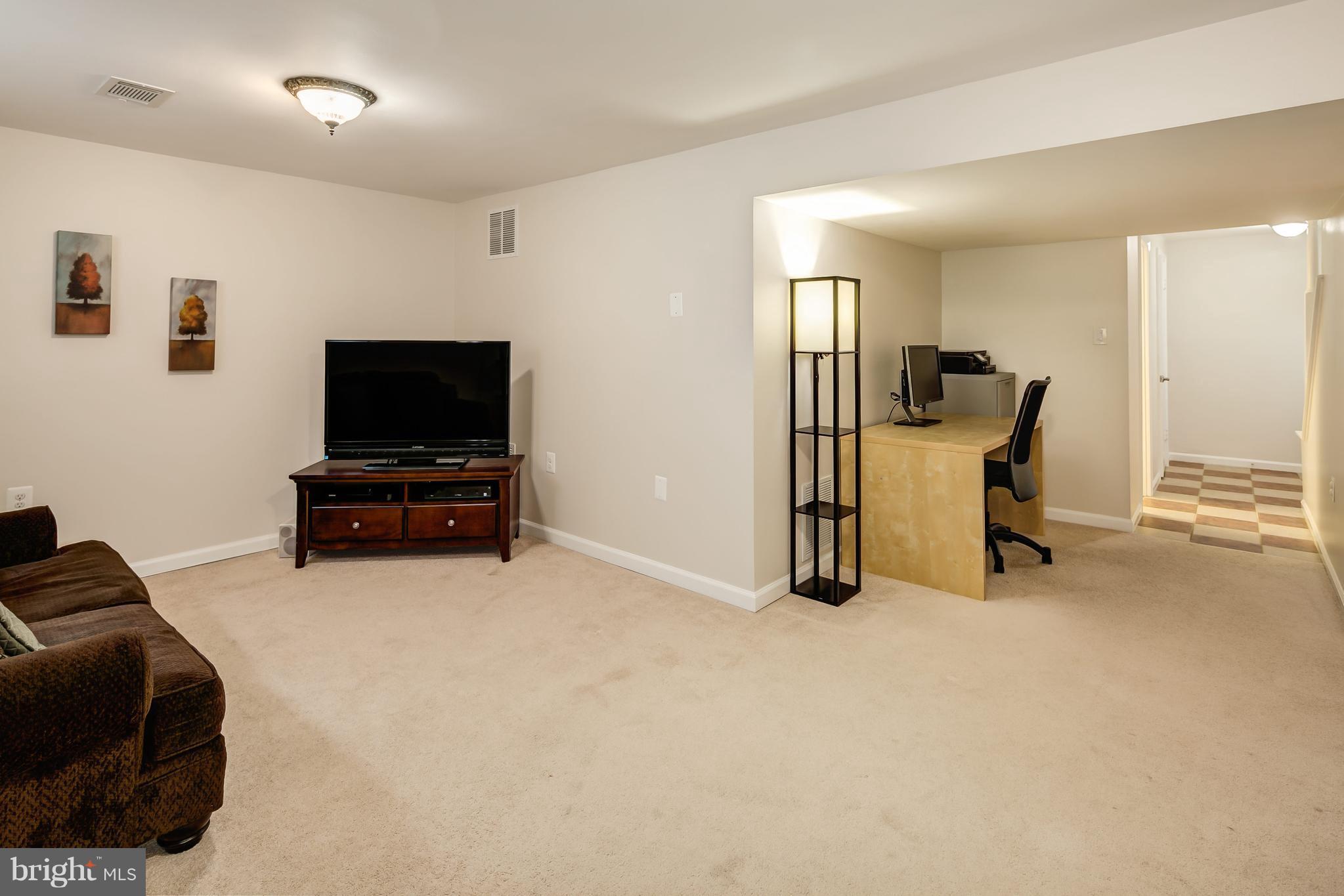 LAKEPOINTE - Residential