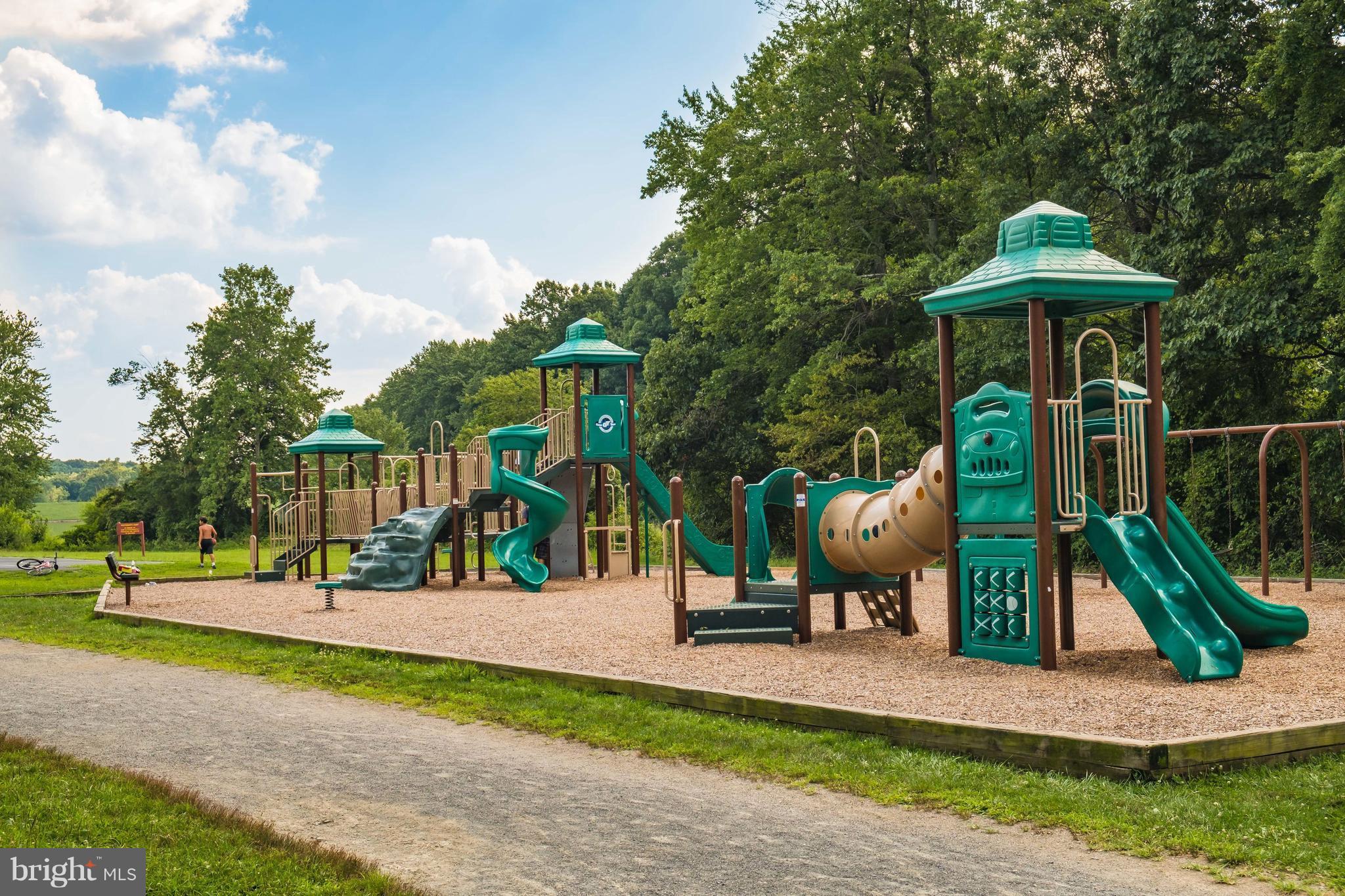 LAKEPOINTE - Residential