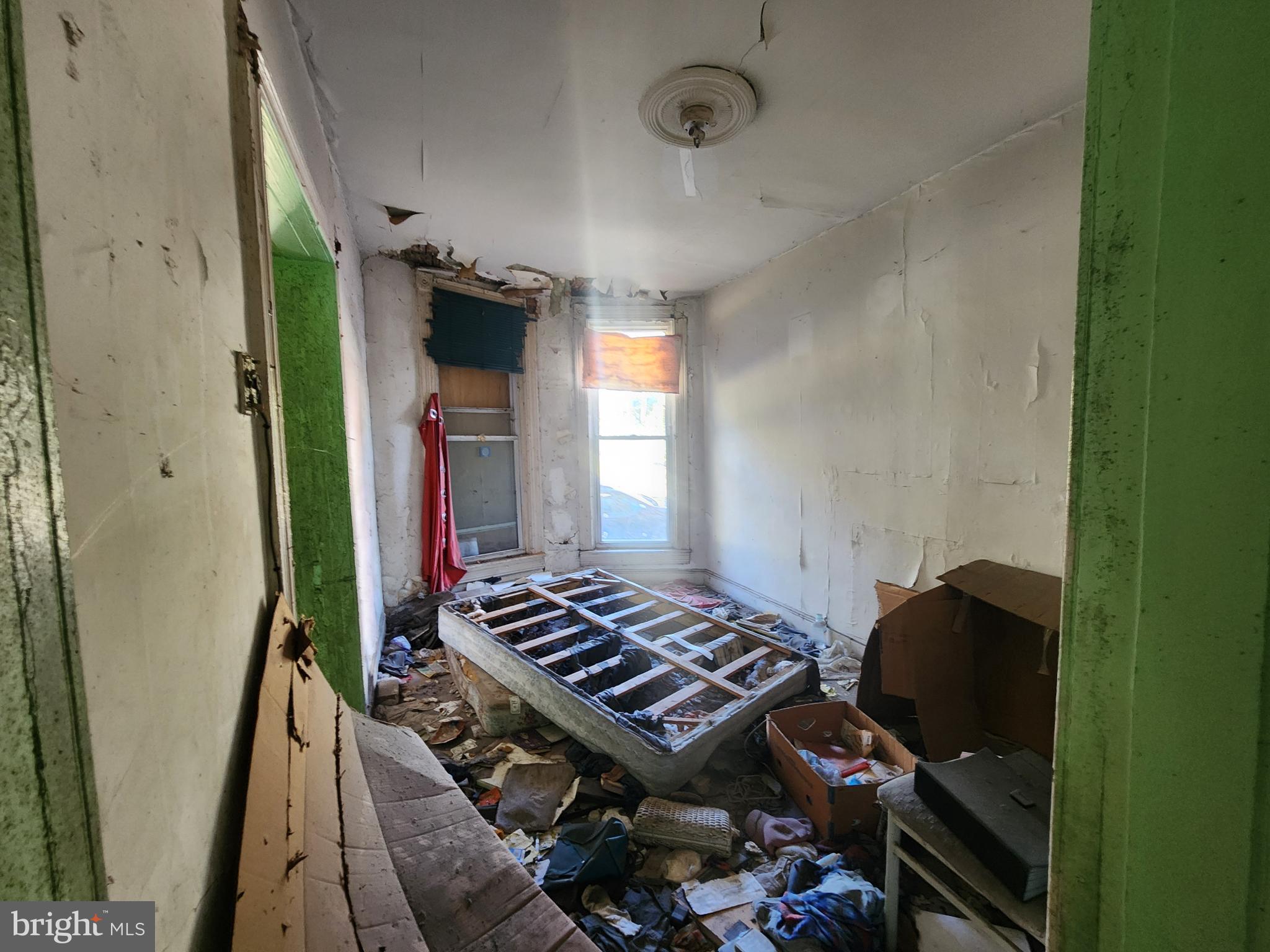 SANDTOWN-WINCHESTER - Residential