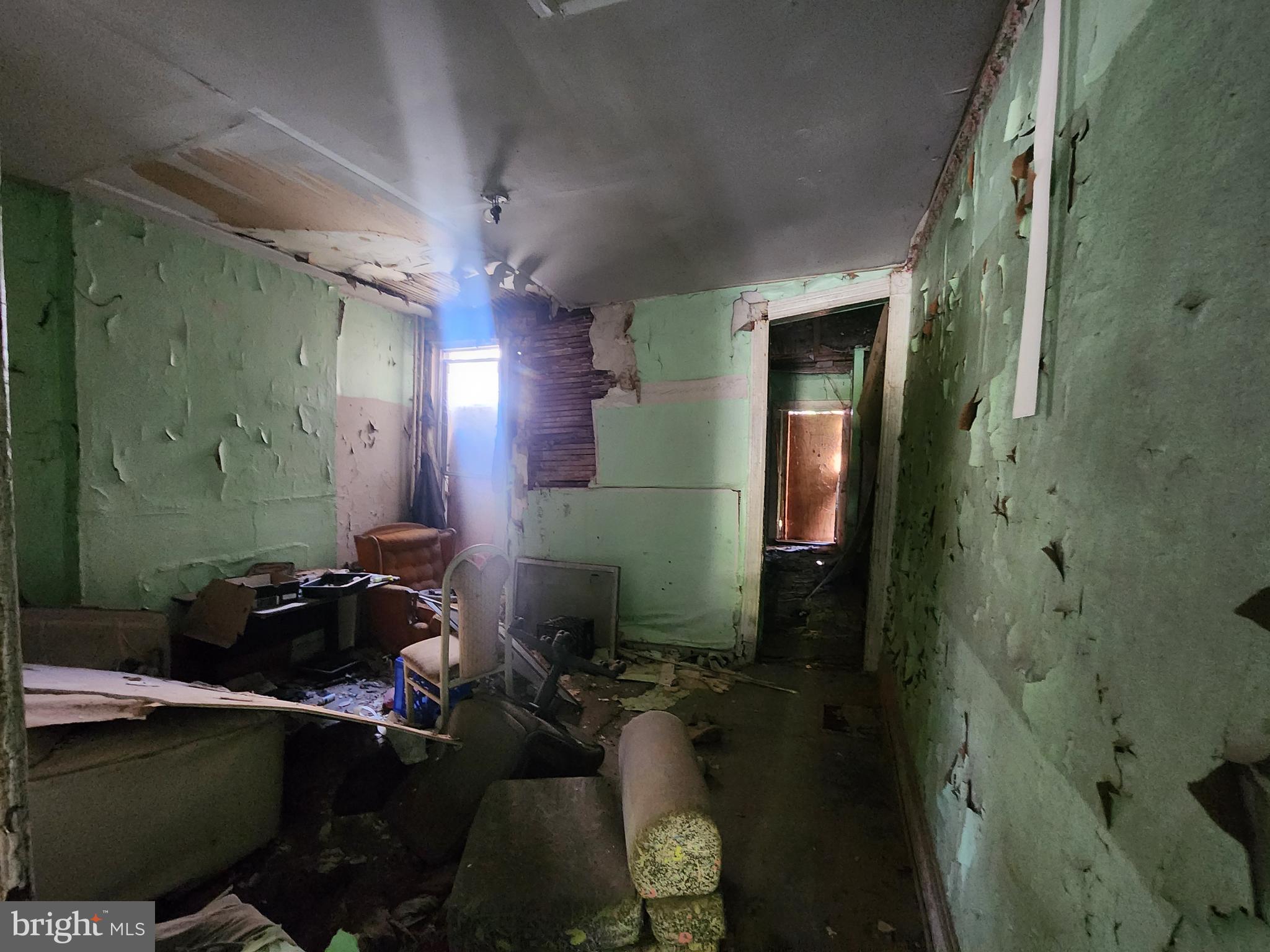 SANDTOWN-WINCHESTER - Residential