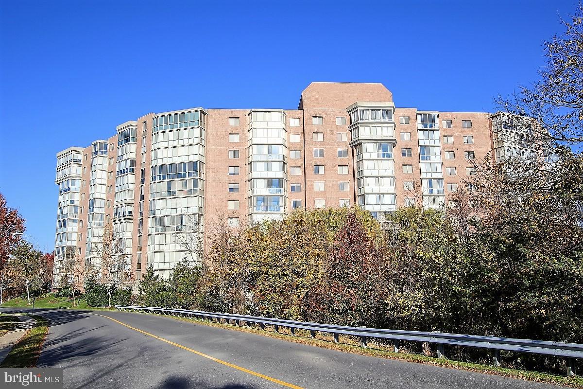 LEISURE WORLD - Residential Lease