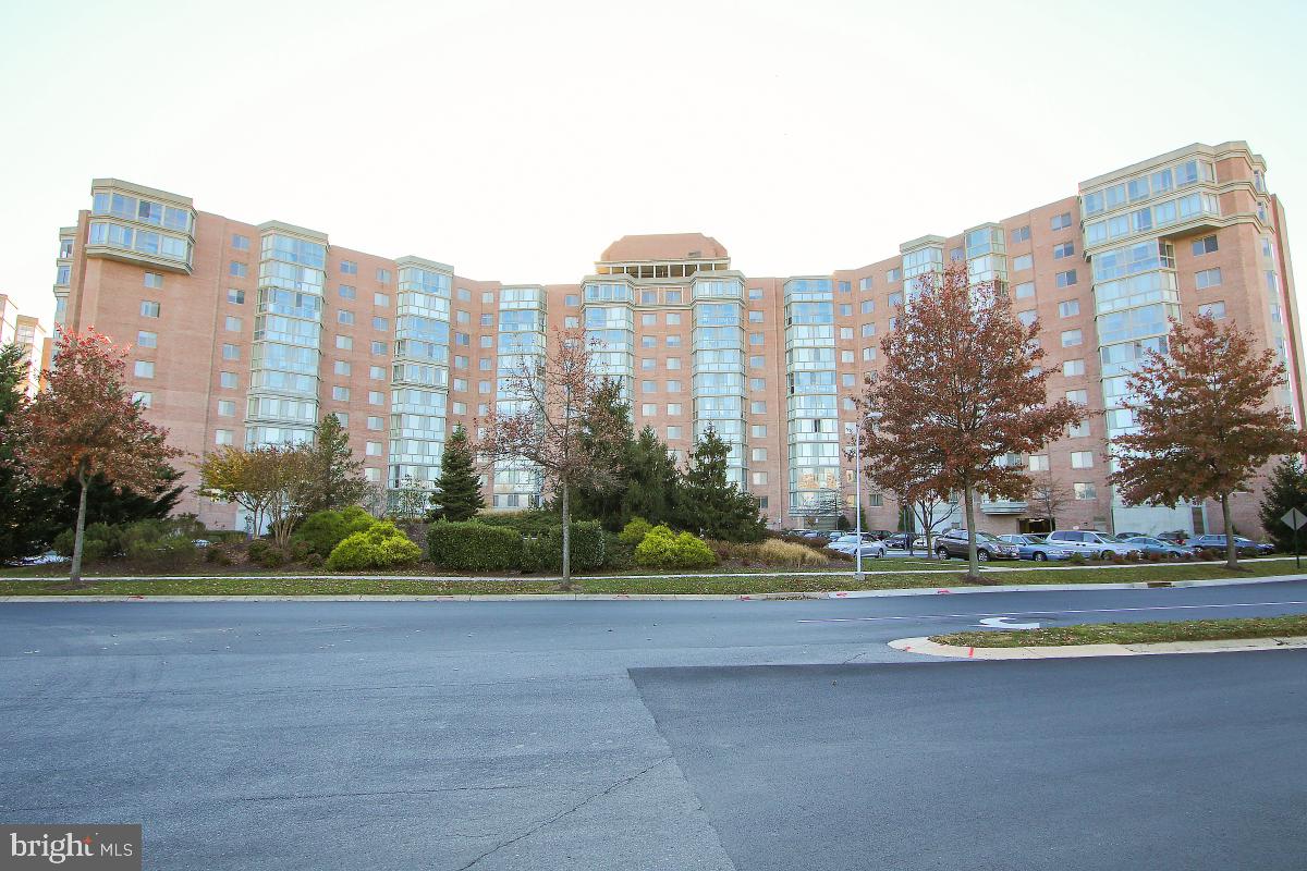 LEISURE WORLD - Residential Lease