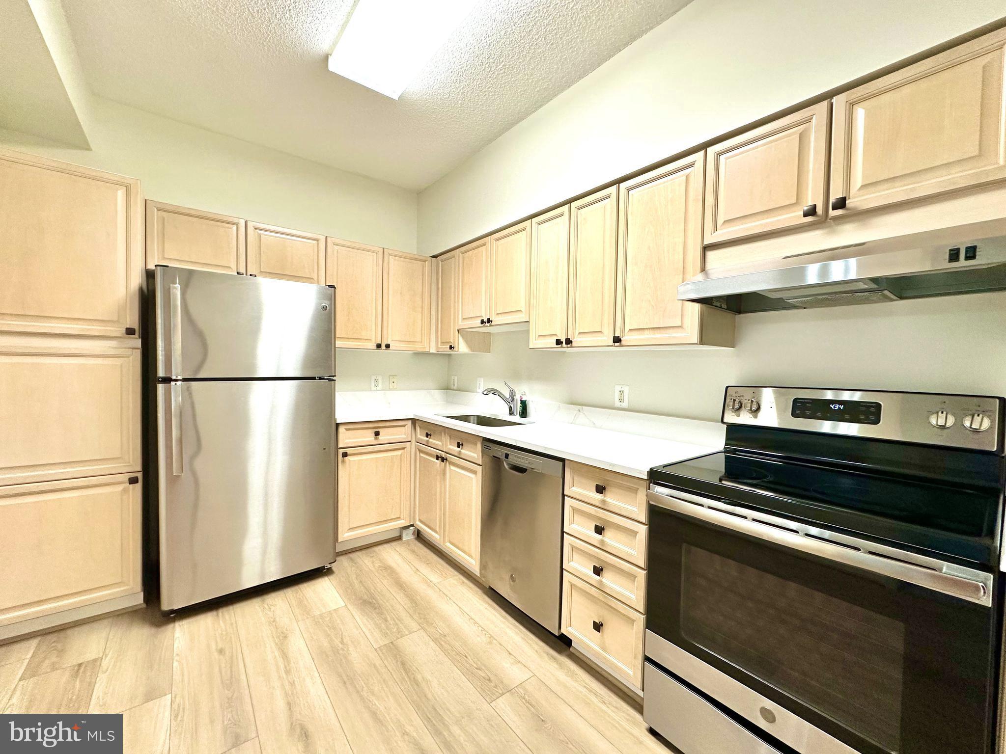 LEISURE WORLD - Residential Lease