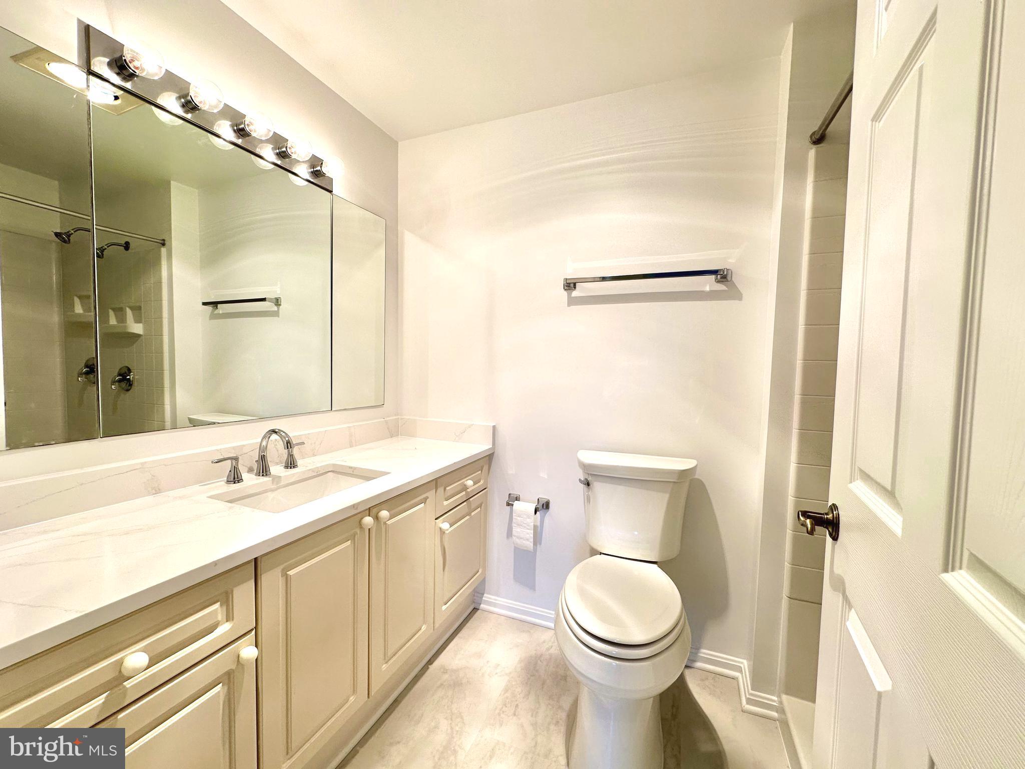 LEISURE WORLD - Residential Lease