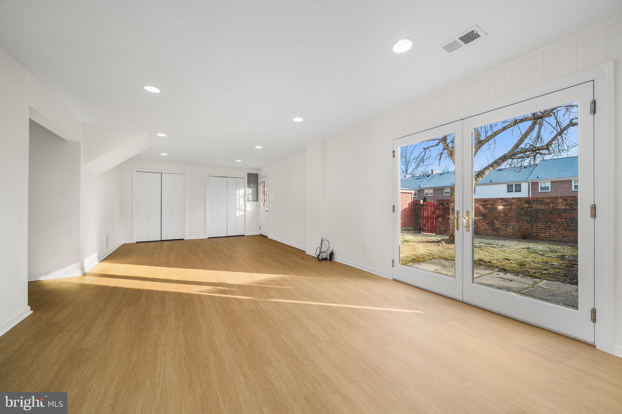 CHARLESTOWN - Residential