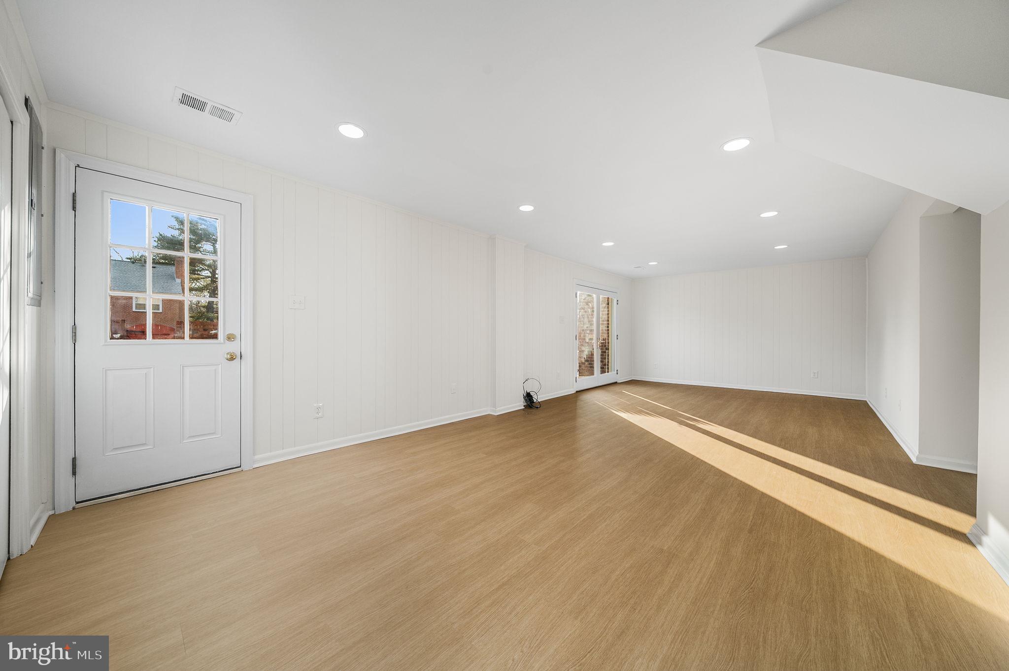 CHARLESTOWN - Residential