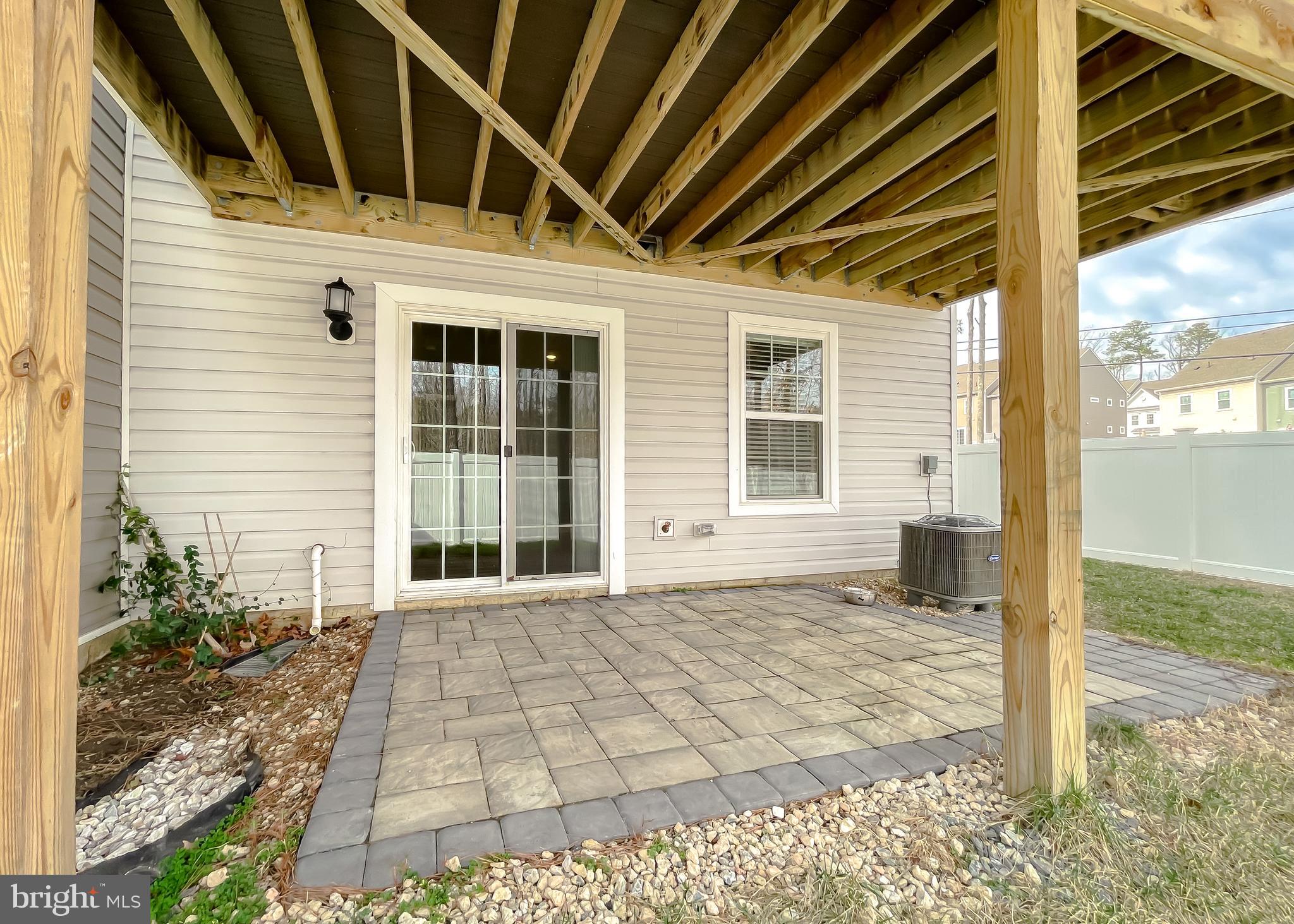 MYRTLE POINT - Residential Lease