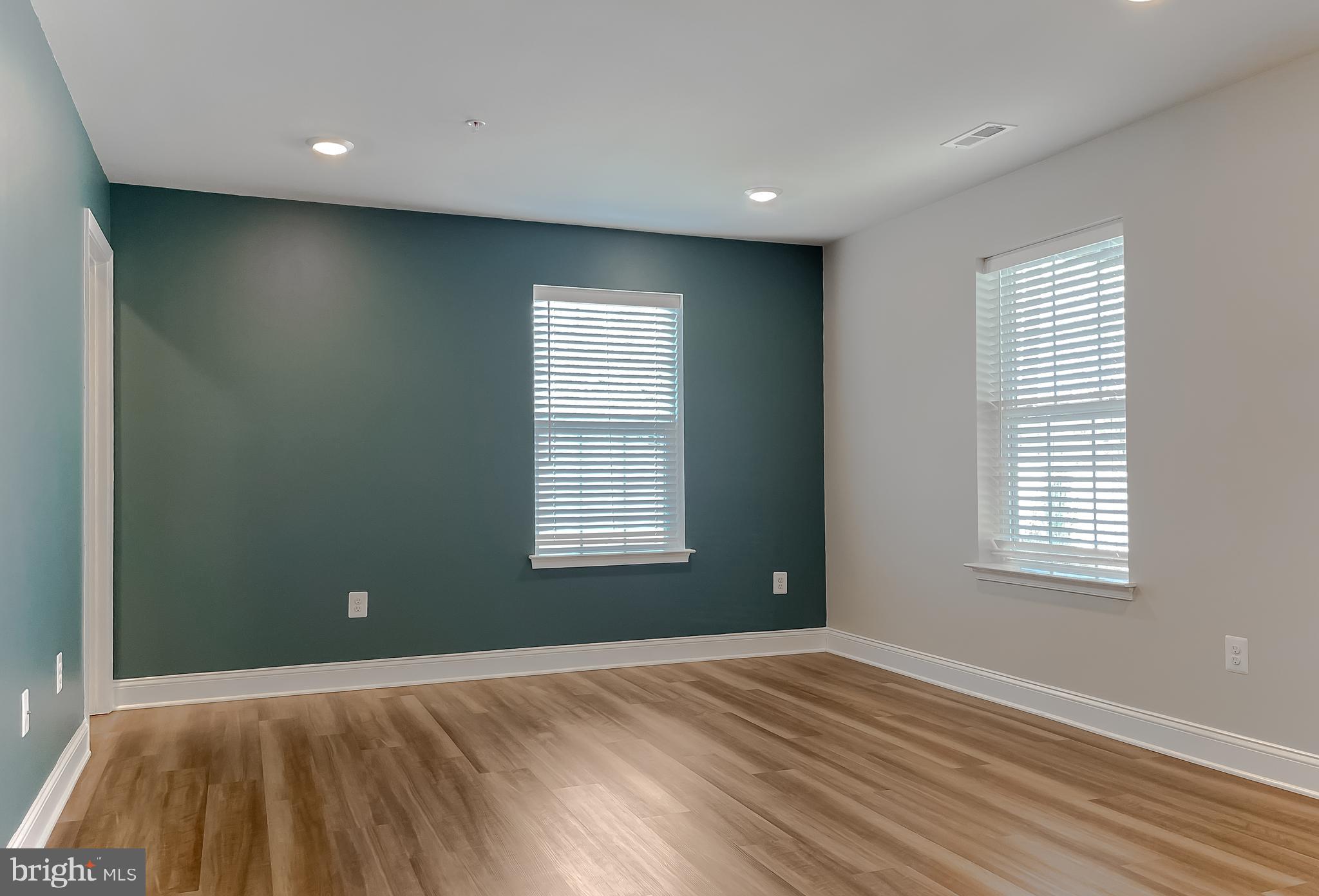 MYRTLE POINT - Residential Lease