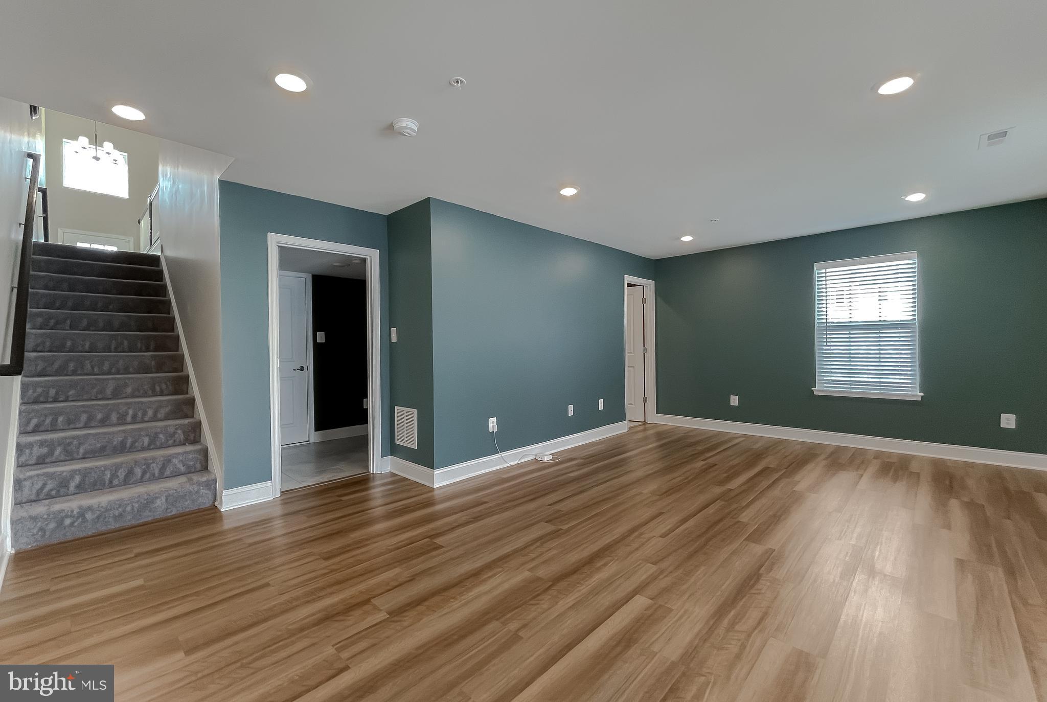 MYRTLE POINT - Residential Lease