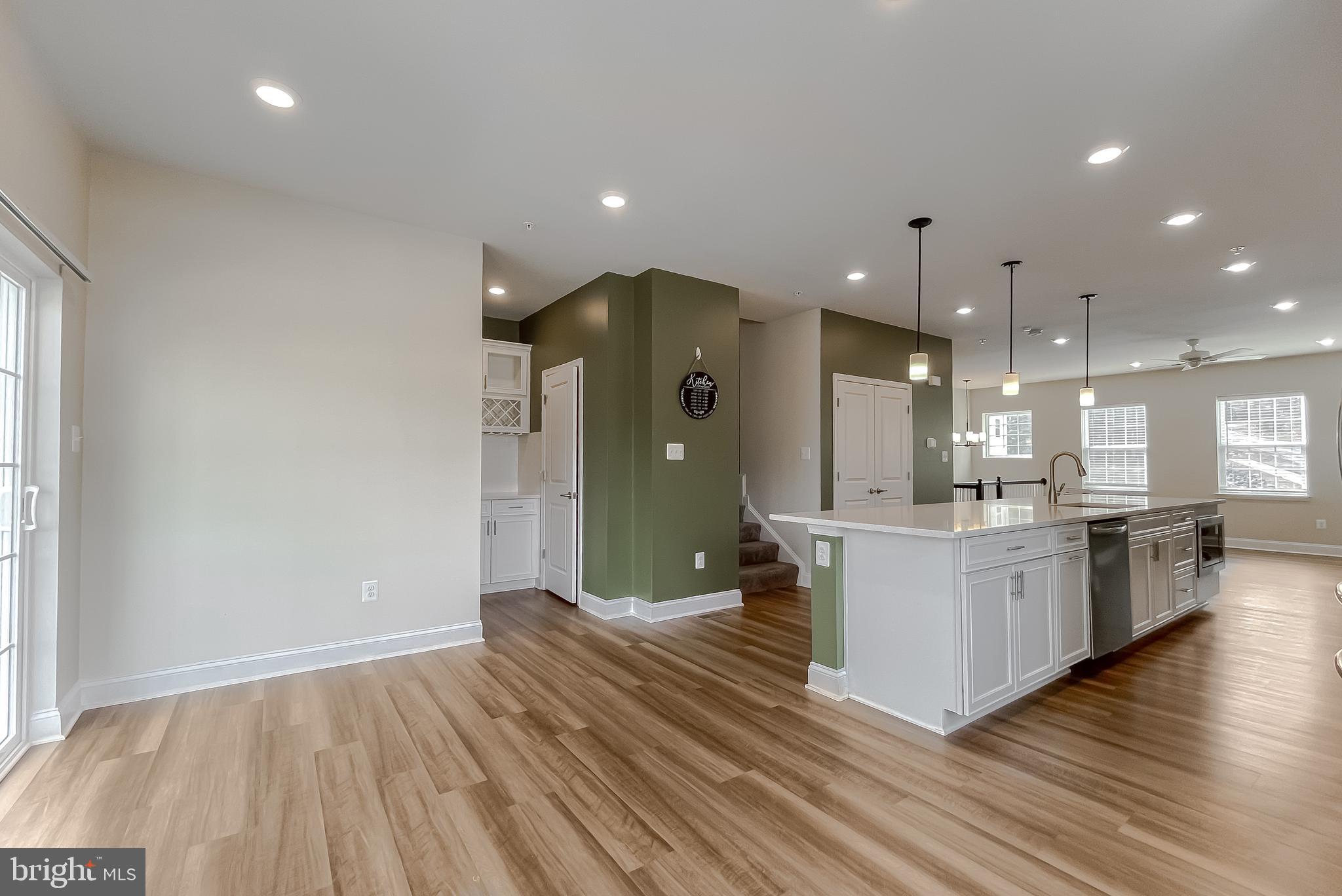 MYRTLE POINT - Residential Lease