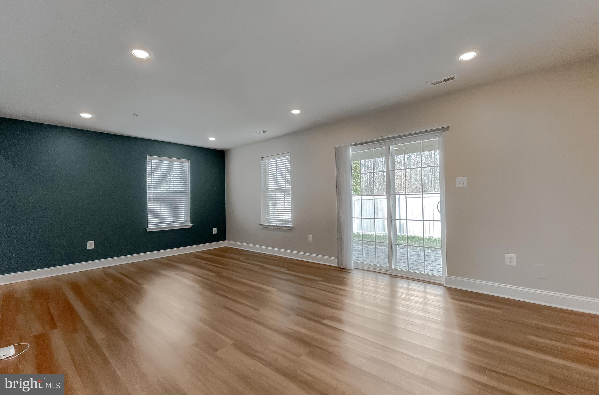 MYRTLE POINT - Residential Lease