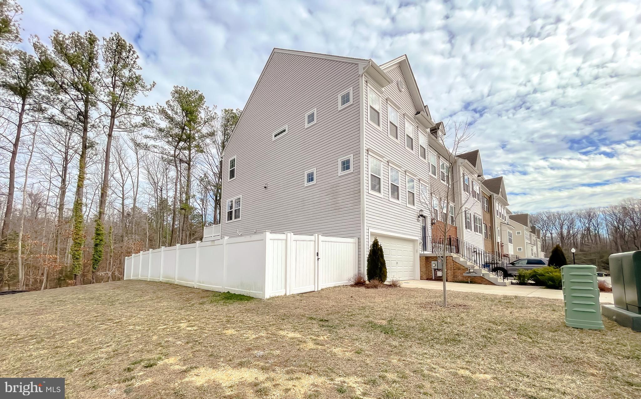 MYRTLE POINT - Residential Lease