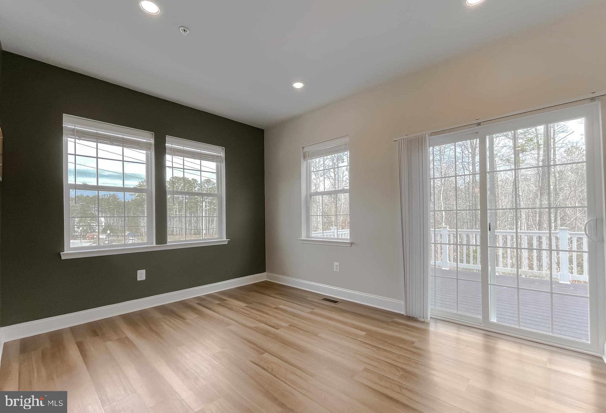 MYRTLE POINT - Residential Lease