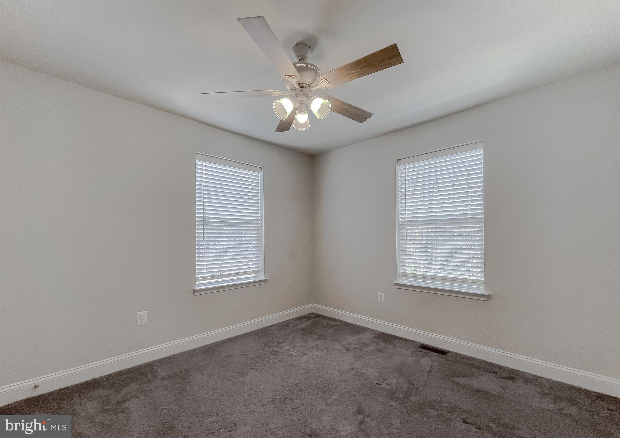 MYRTLE POINT - Residential Lease