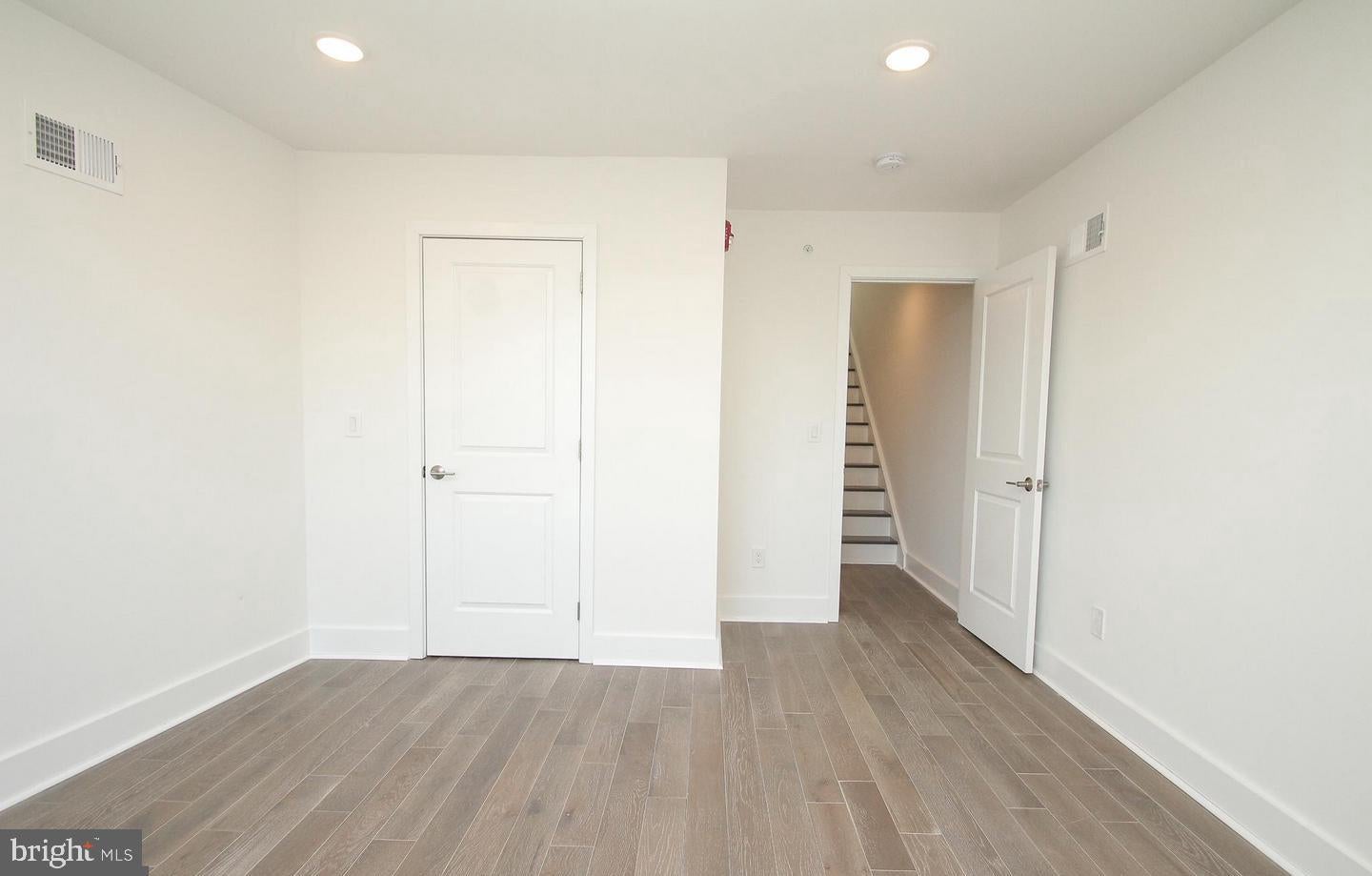 2560 FRANKFORD AVENUE 3F