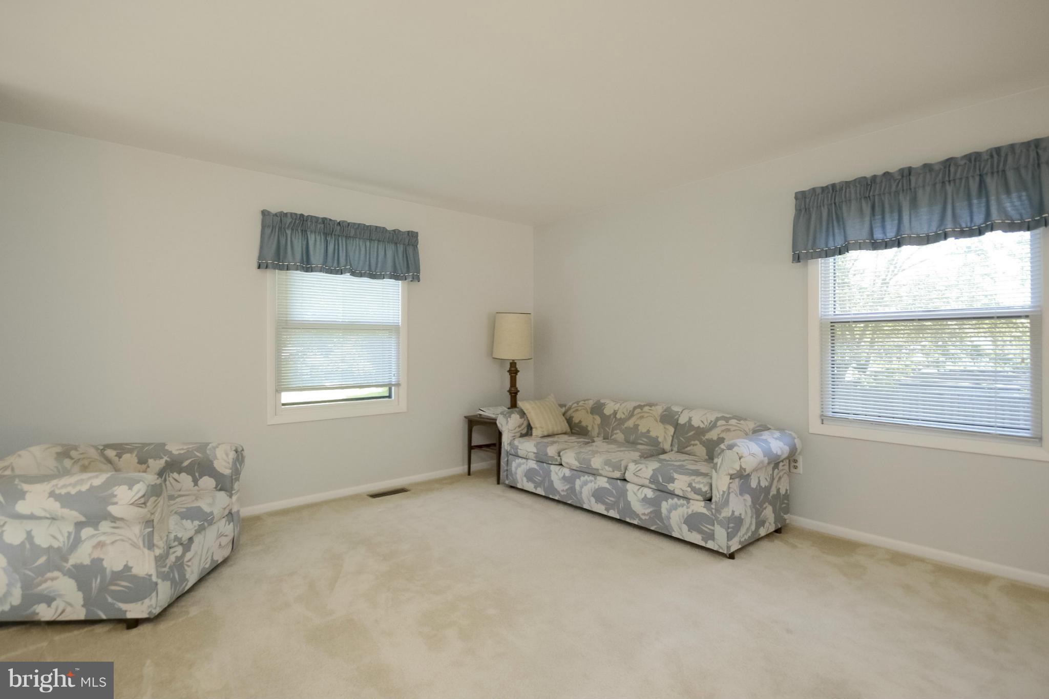 WARR LAKES - Residential