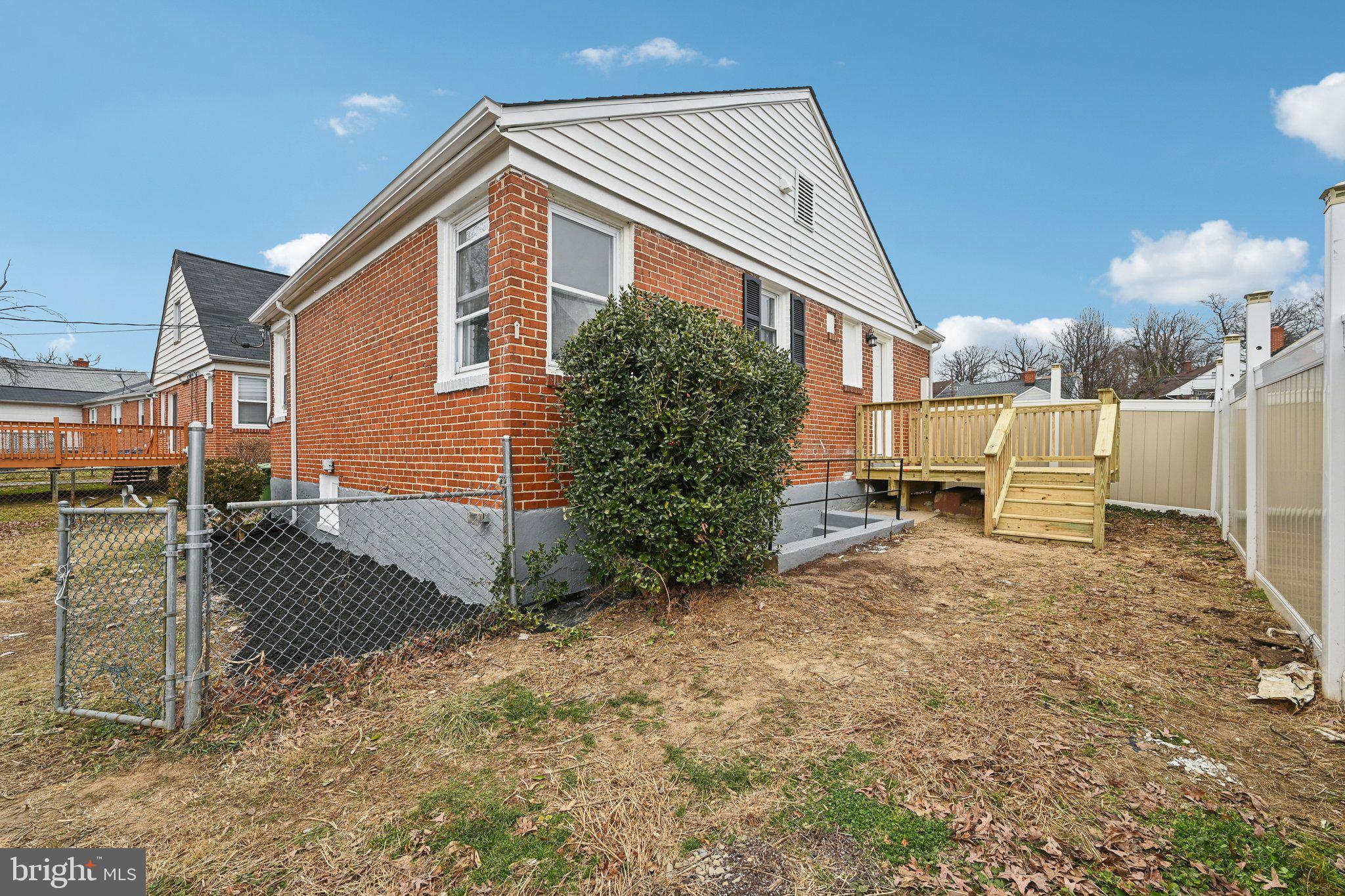 LAURAVILLE HISTORIC DISTRICT - Residential