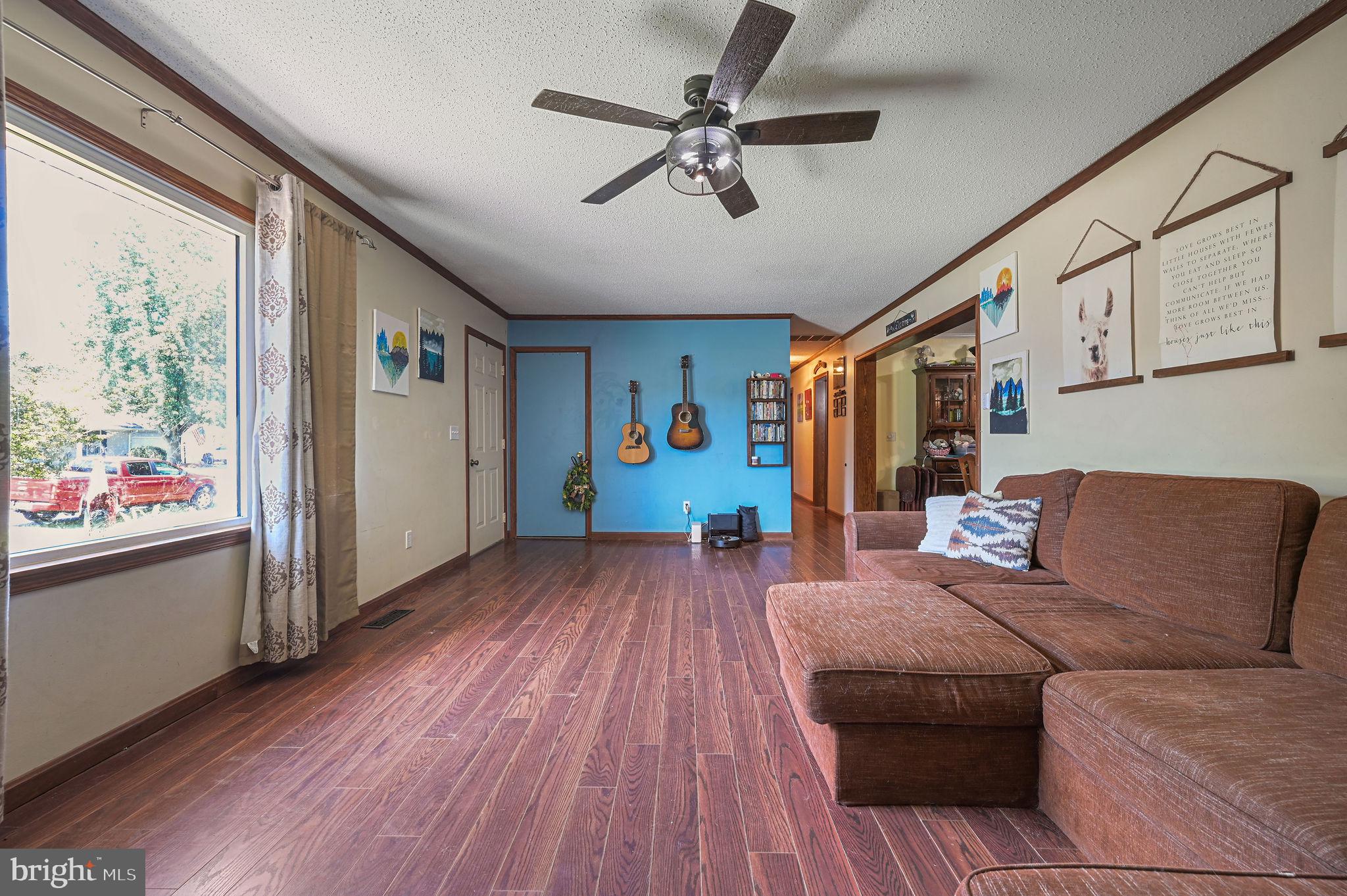 22 W YORKTOWN ROAD