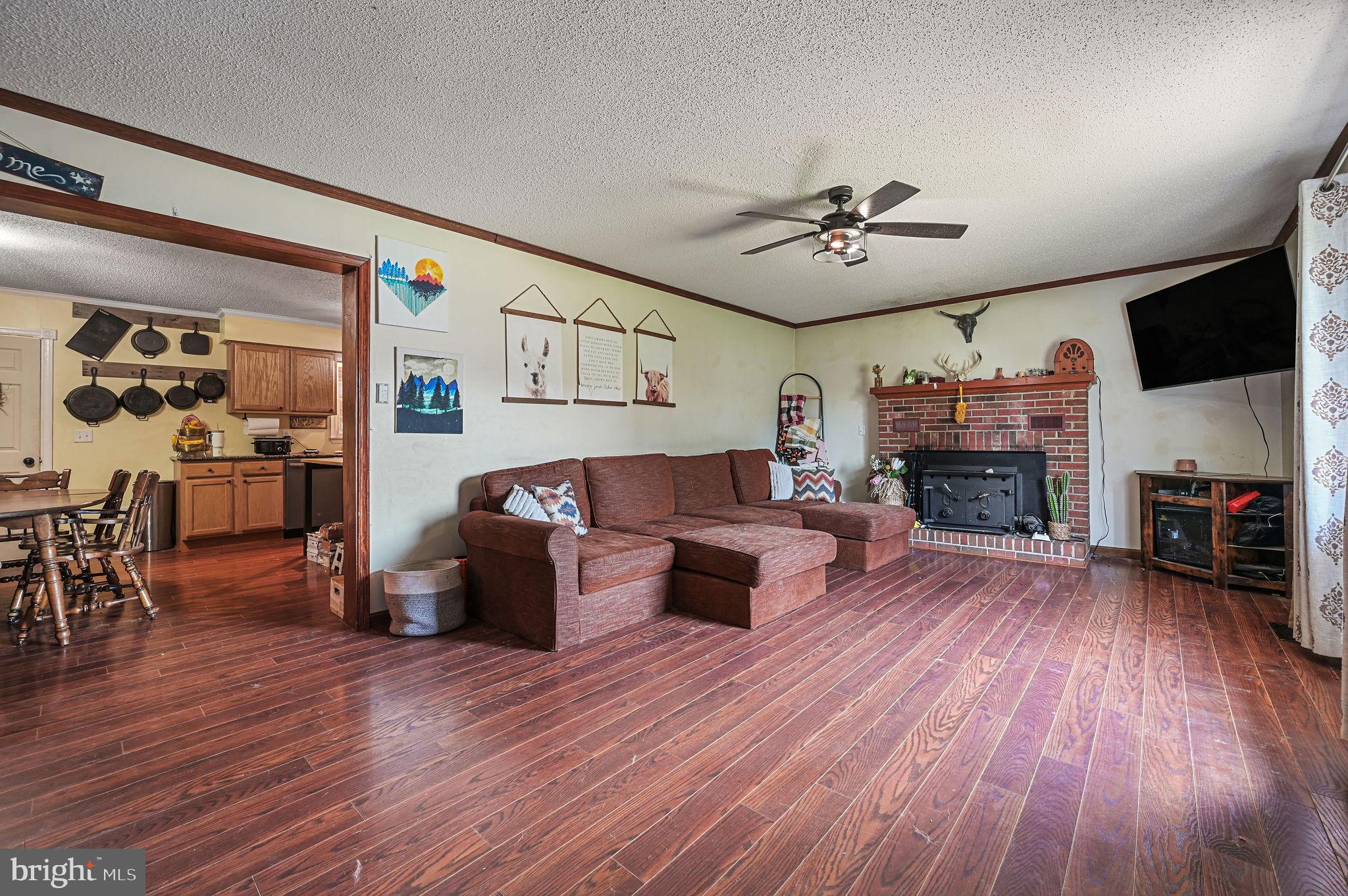22 W YORKTOWN ROAD
