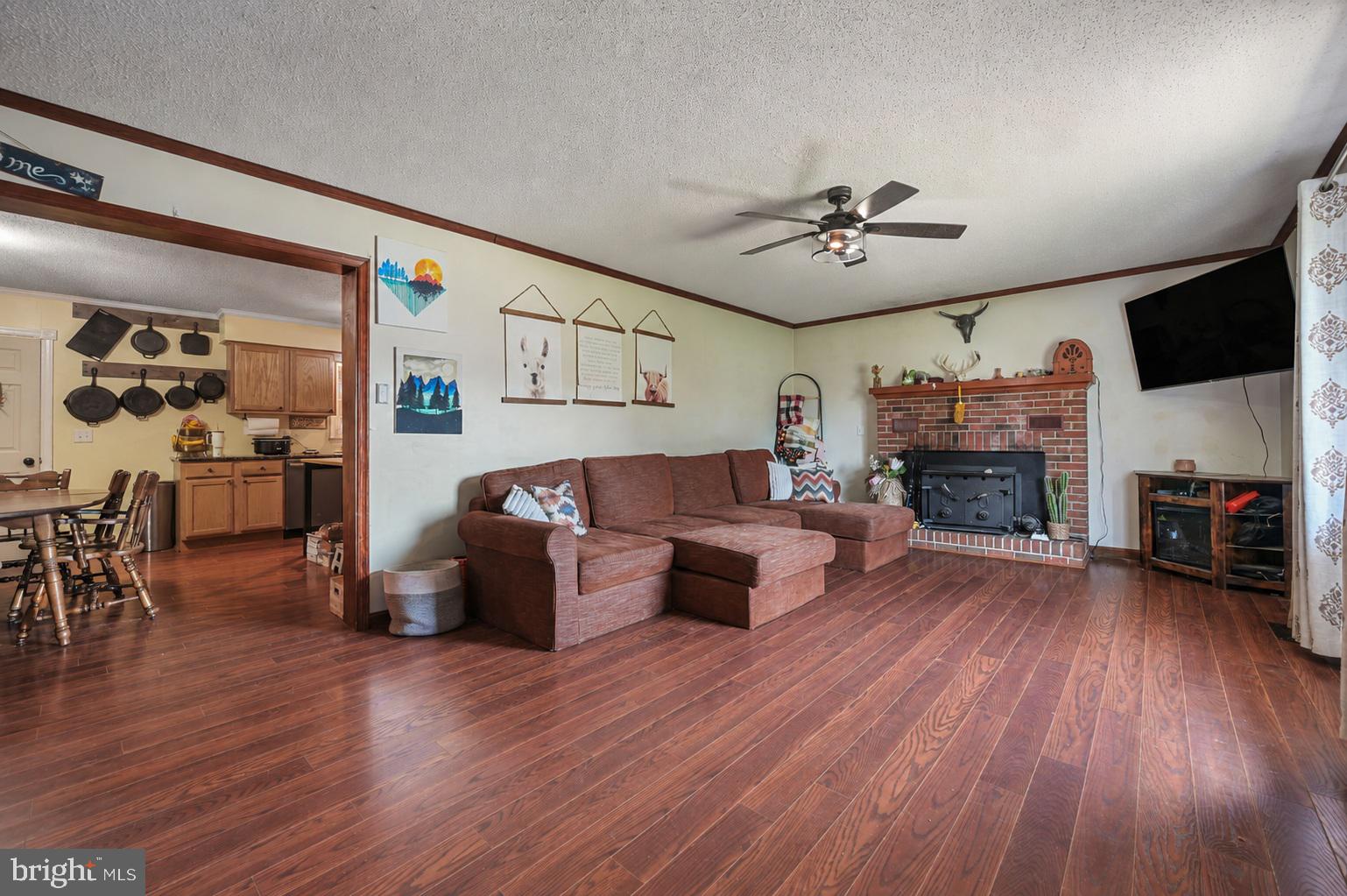 22 W YORKTOWN ROAD