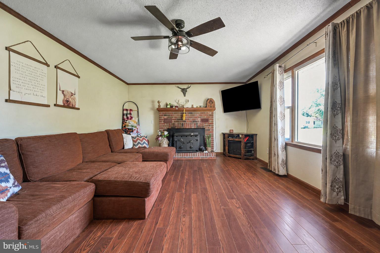22 W YORKTOWN ROAD