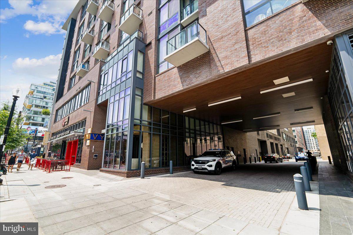 70 N STREET SE N603