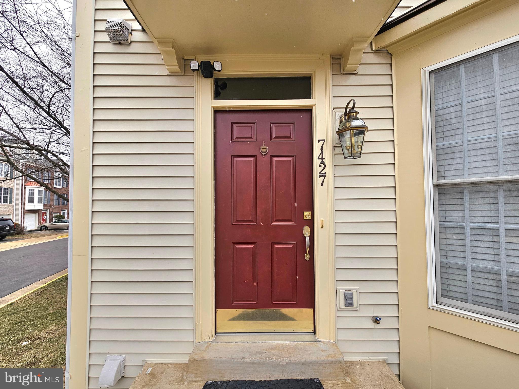 7427 ARDGLASS COURT